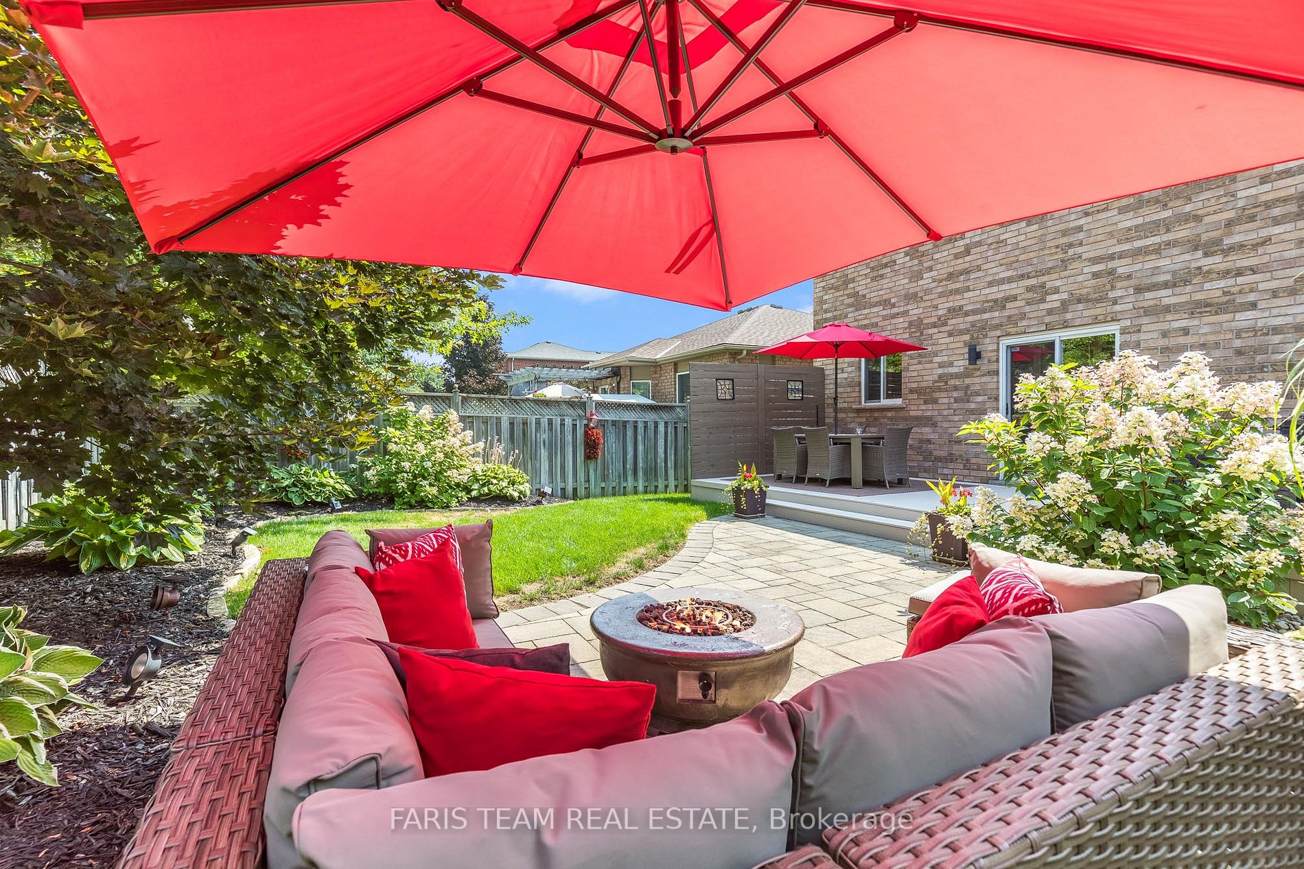 210 Mapleton Avenue
