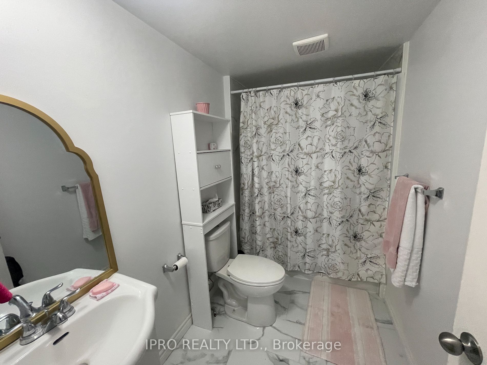 380 Bayview Pkwy