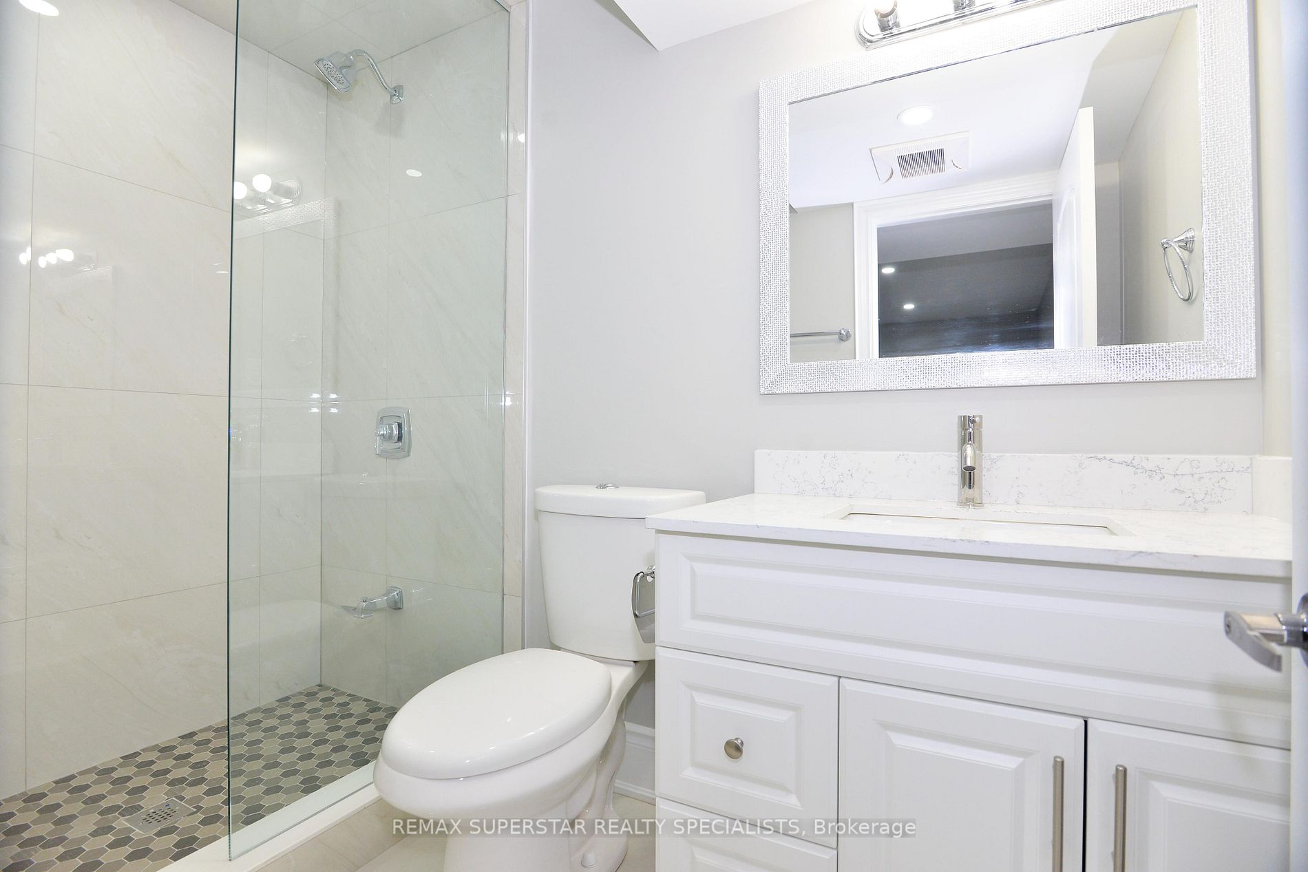 108 Rugman Cres