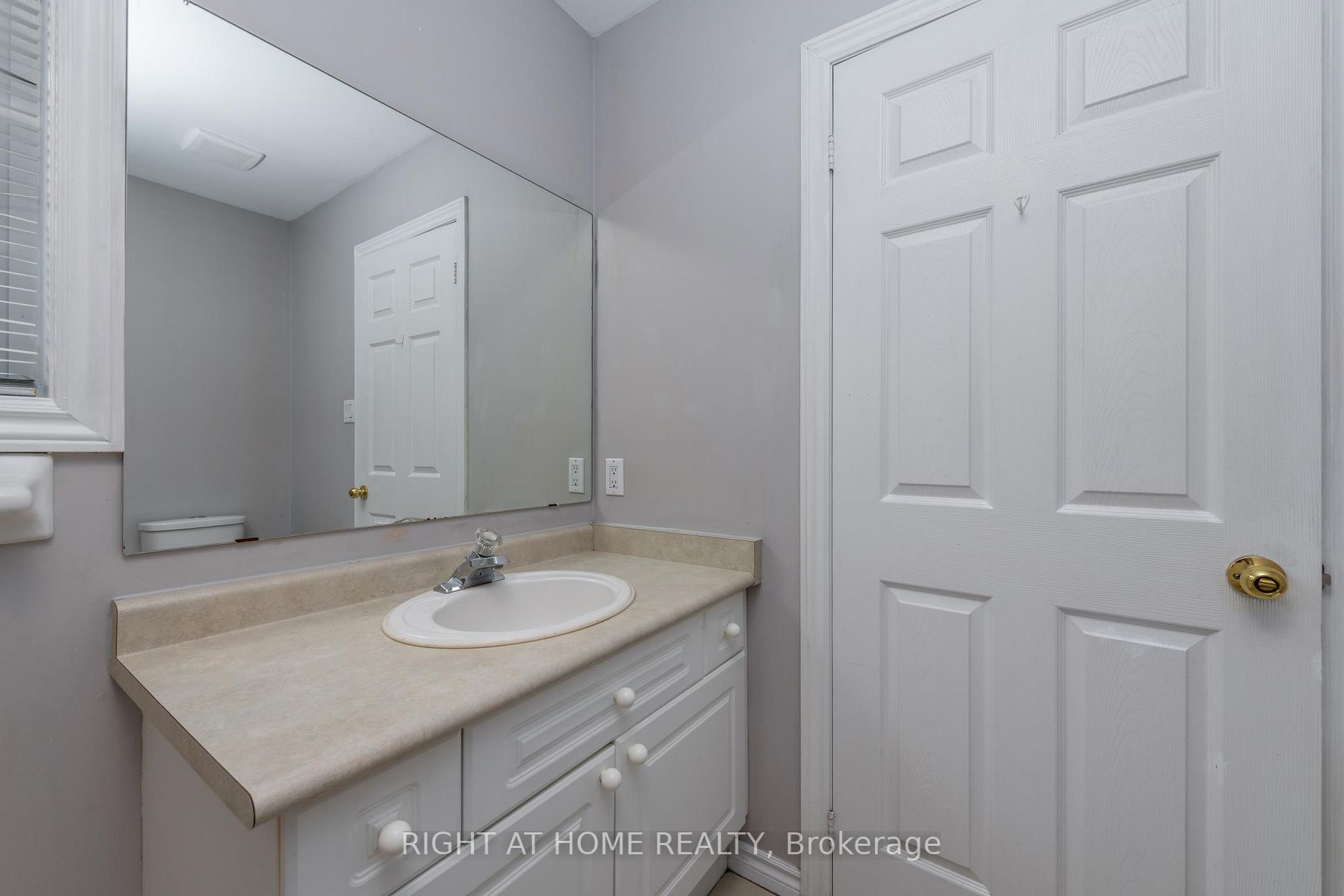 128 Madelaine Dr Drive