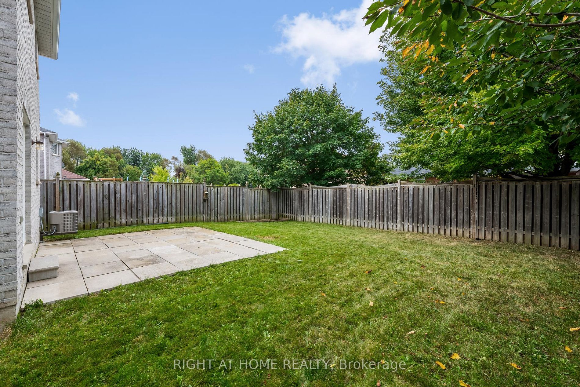128 Madelaine Dr Drive