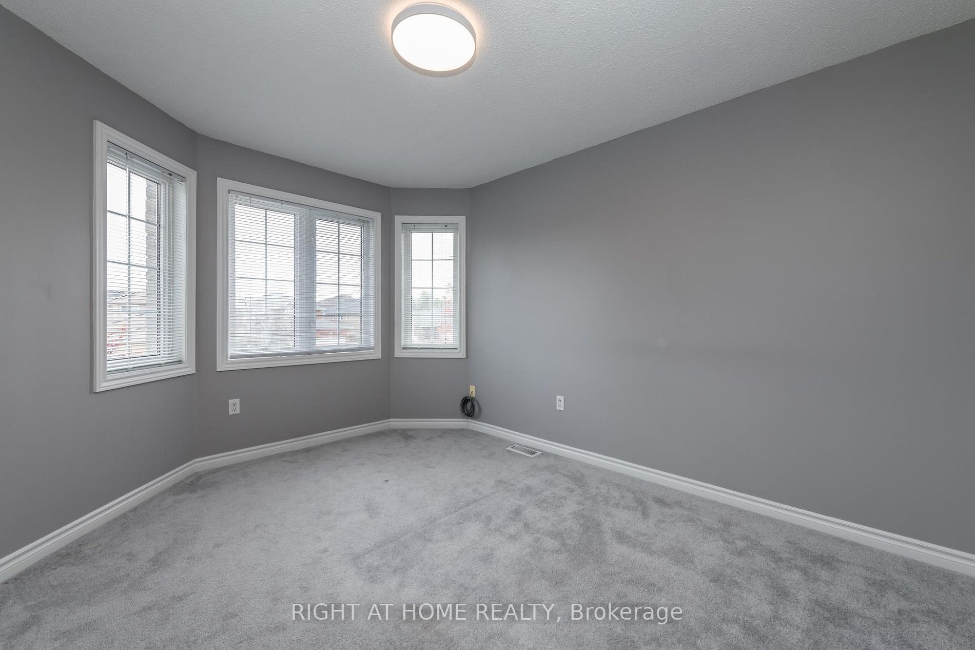 128 Madelaine Dr Drive