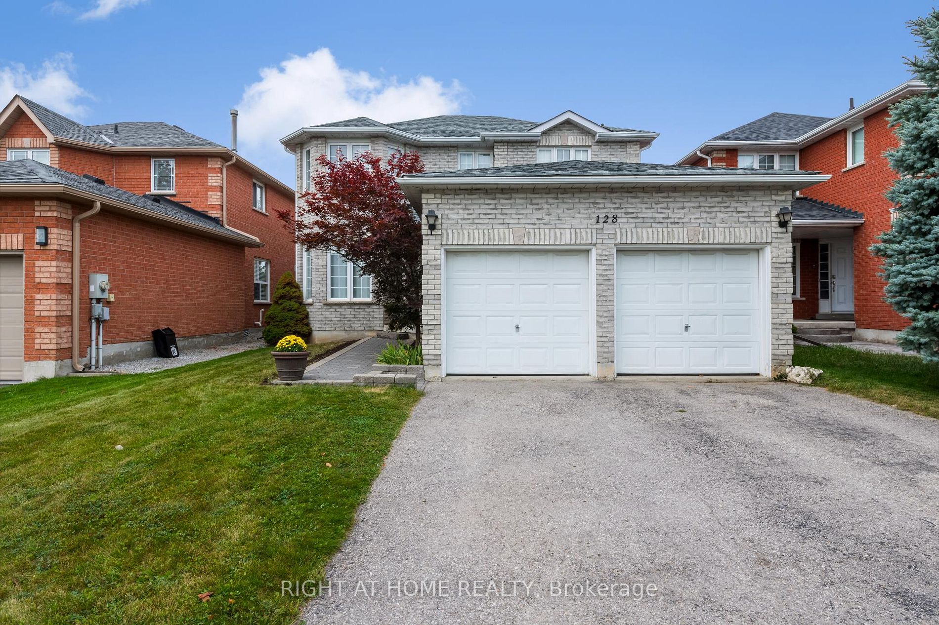 128 Madelaine Dr Dr