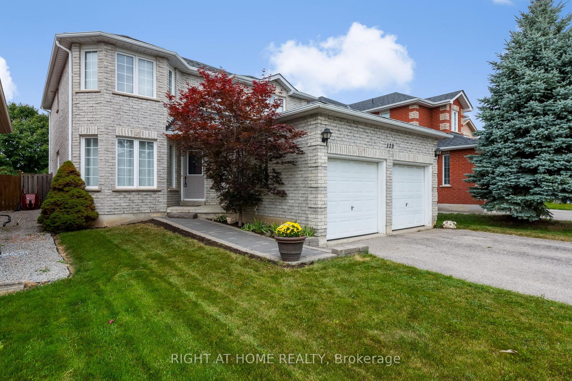 128 Madelaine Dr Dr