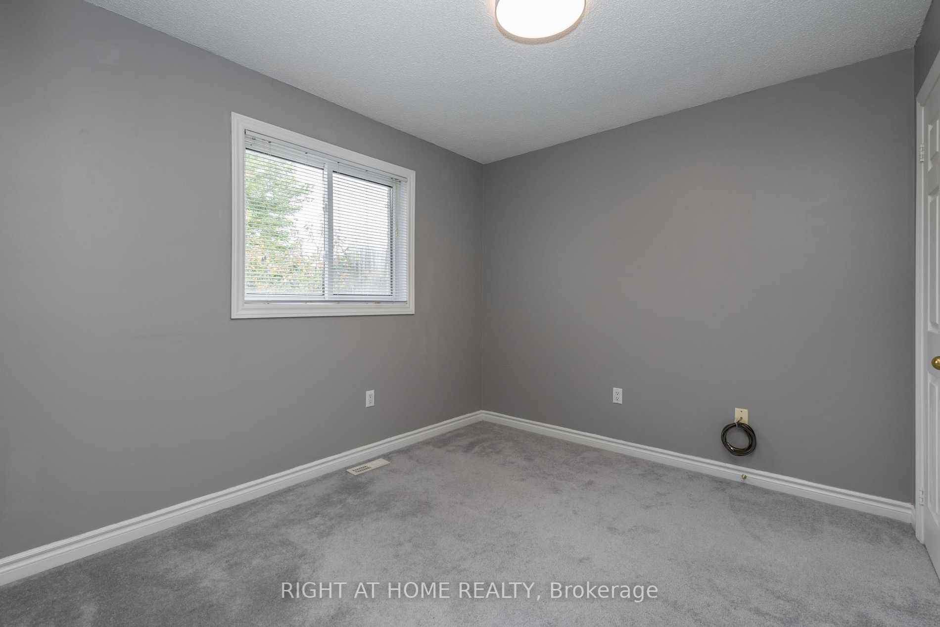 128 Madelaine Dr Drive