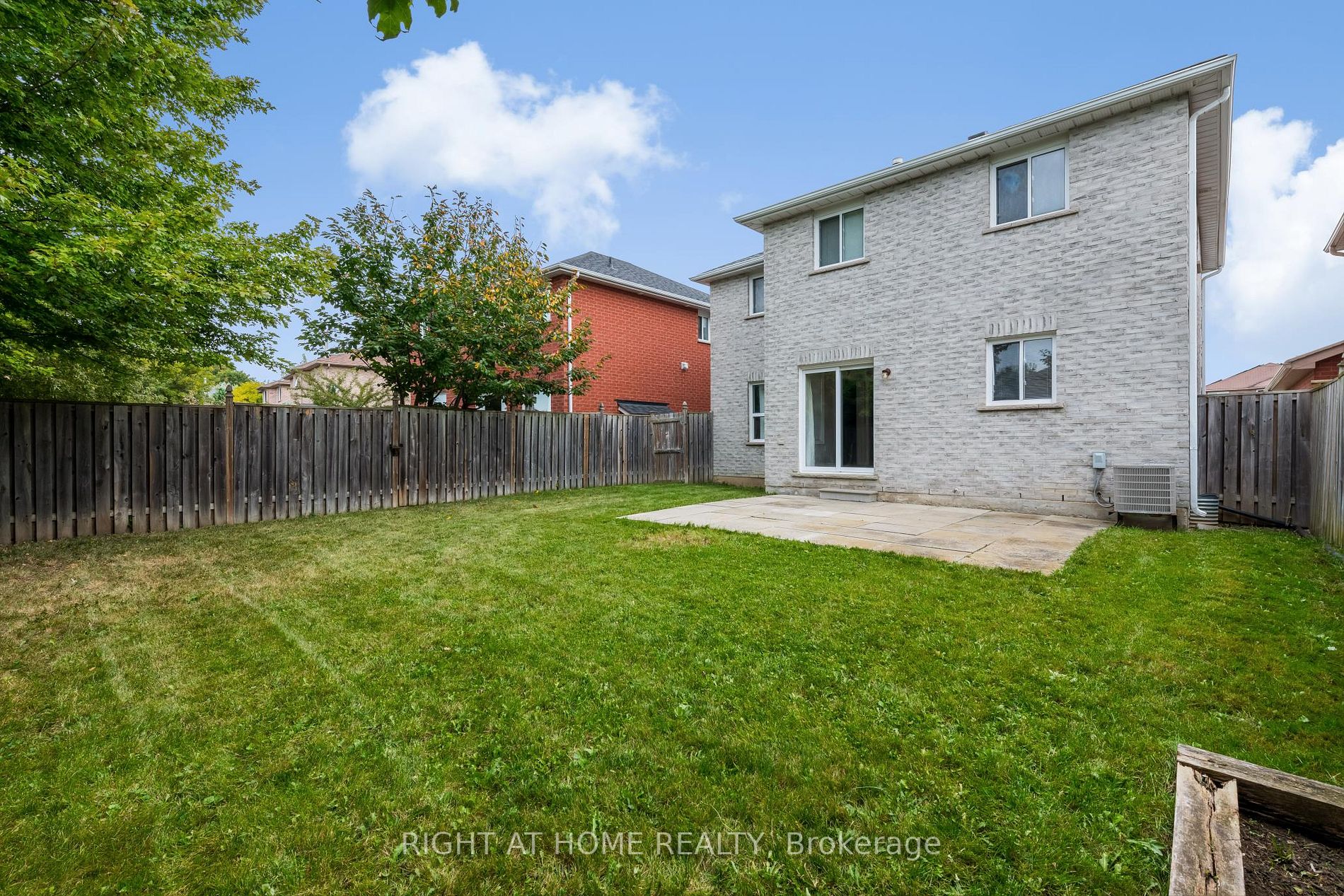 128 Madelaine Dr Drive