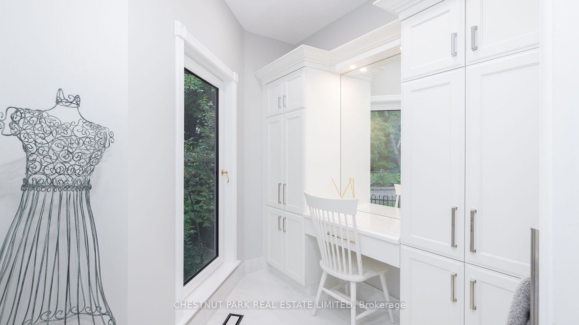 153 Bay St