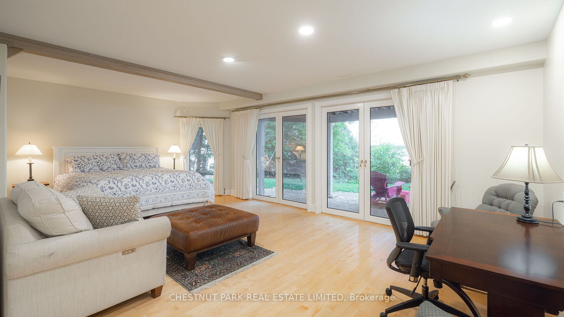 153 Bay St