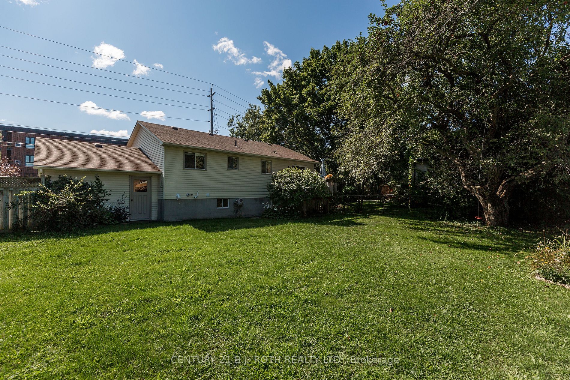 396 Barrie Rd