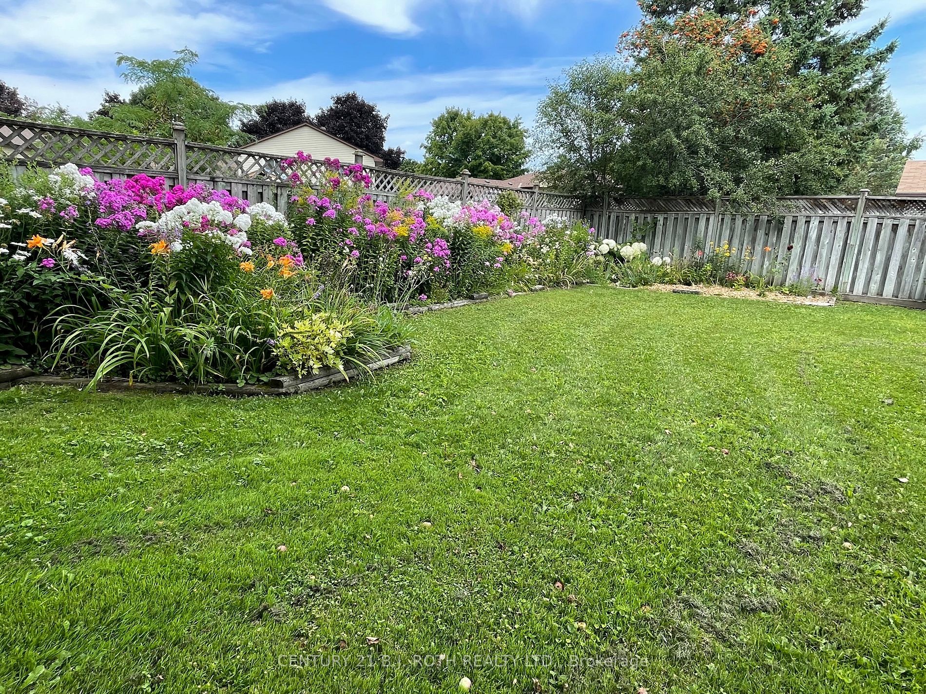 396 Barrie Rd