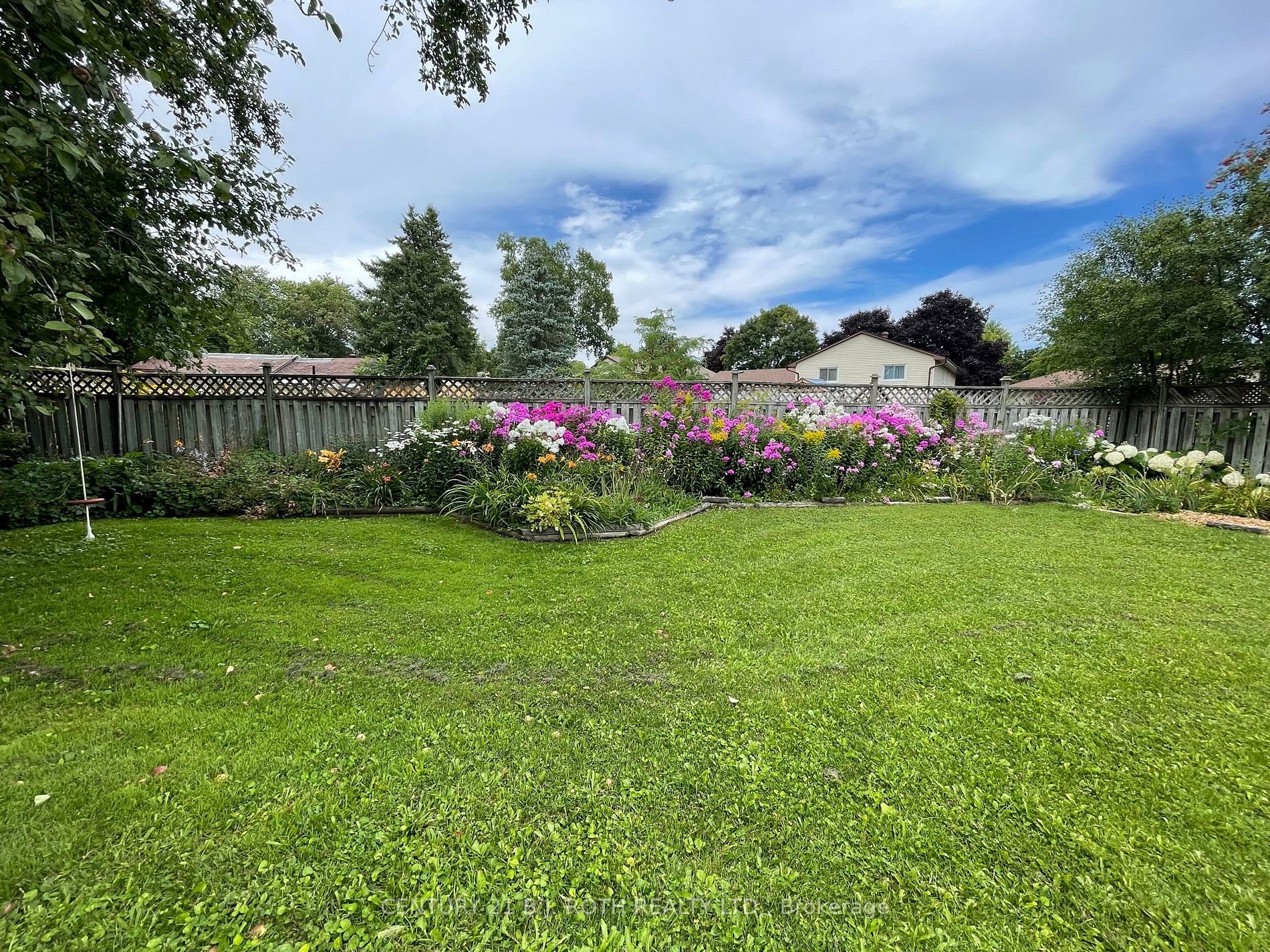 396 Barrie Rd