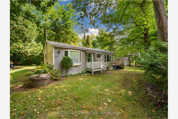 227 Bass Line, Oro-Medonte