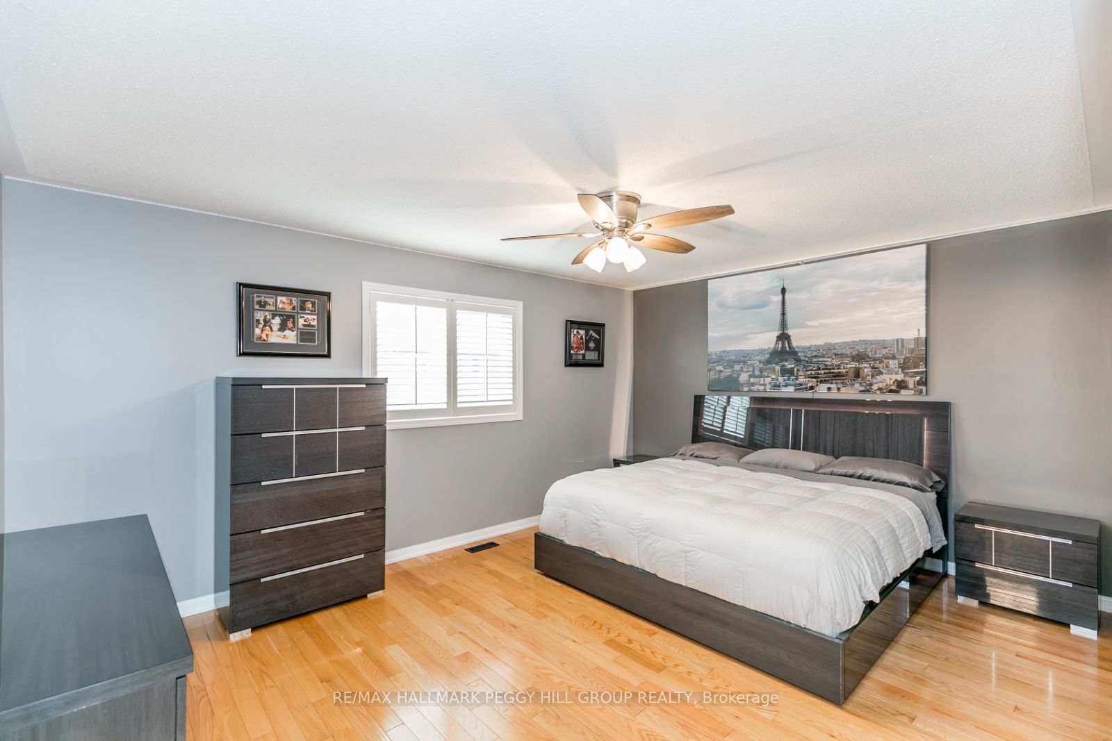 28 VERSAILLES Crescent