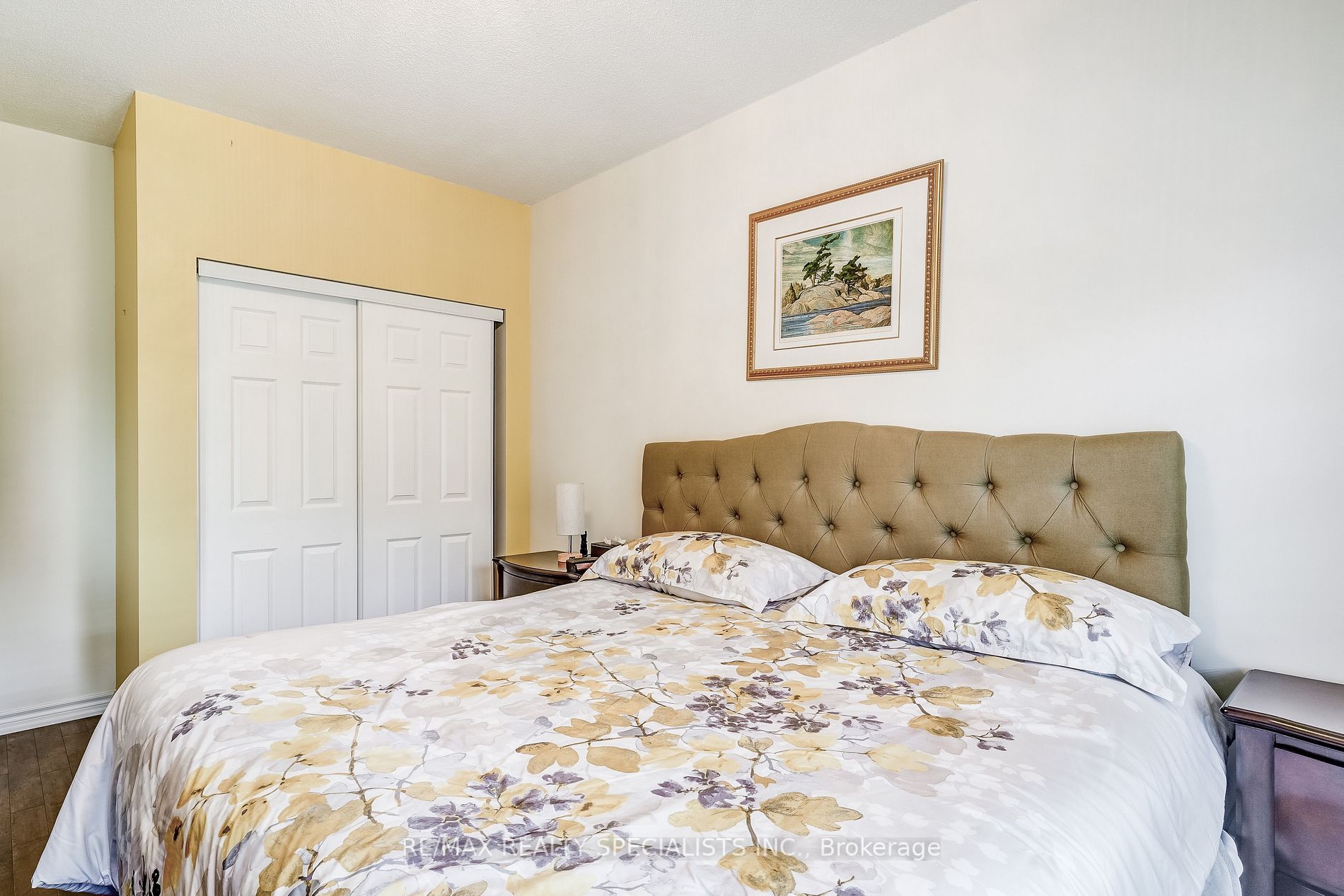43 Ferndale Dr S, #406