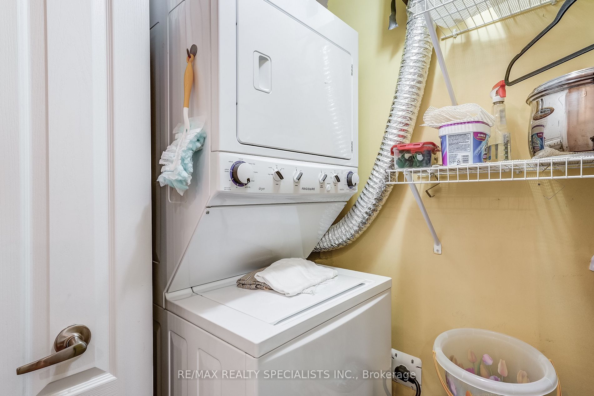 43 Ferndale Dr S, #406