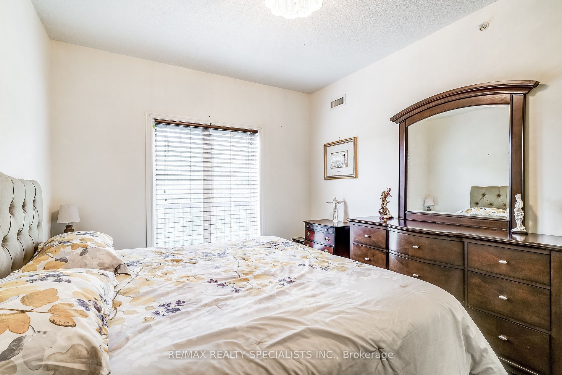 43 Ferndale Dr S, #406