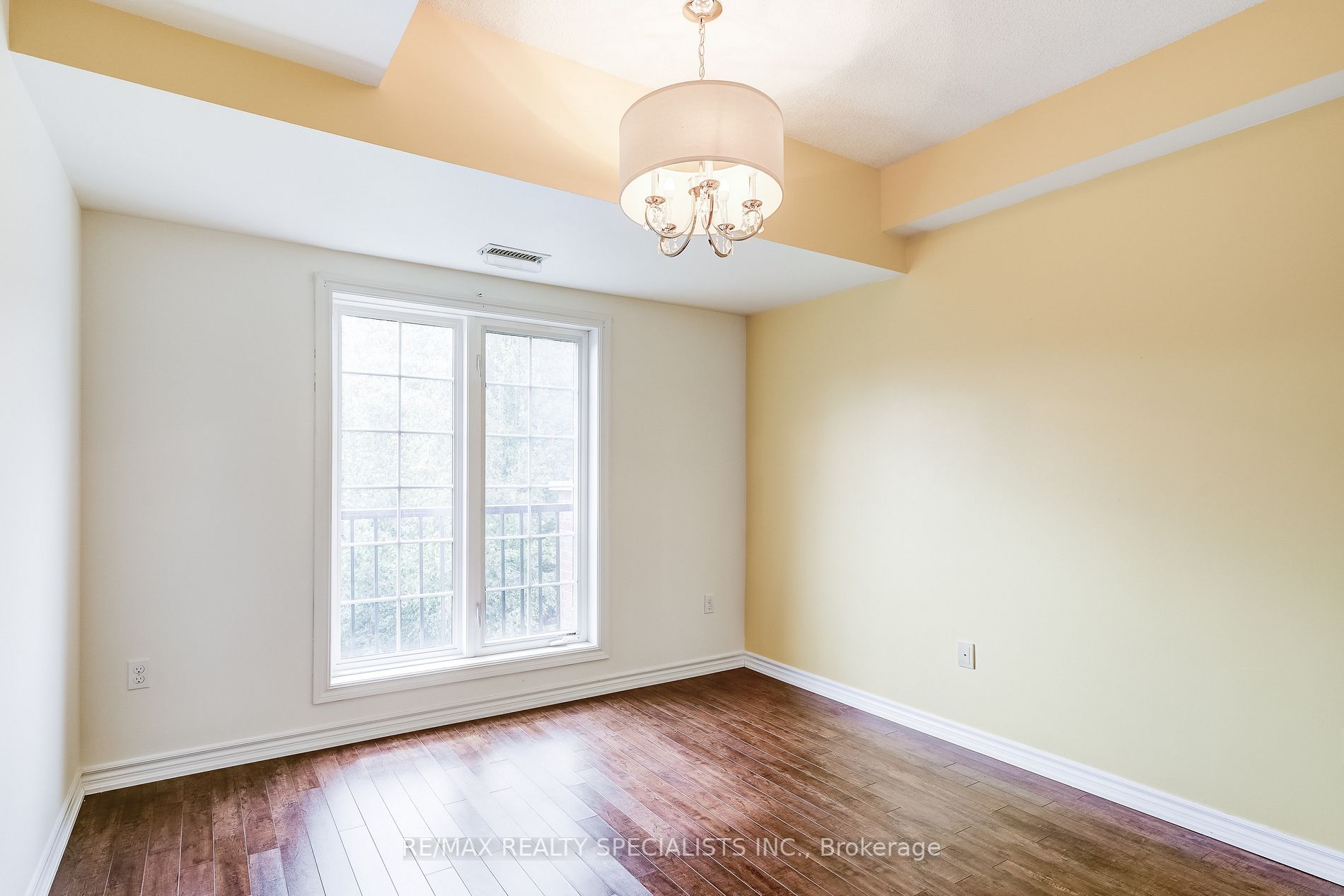 43 Ferndale Dr S, #406