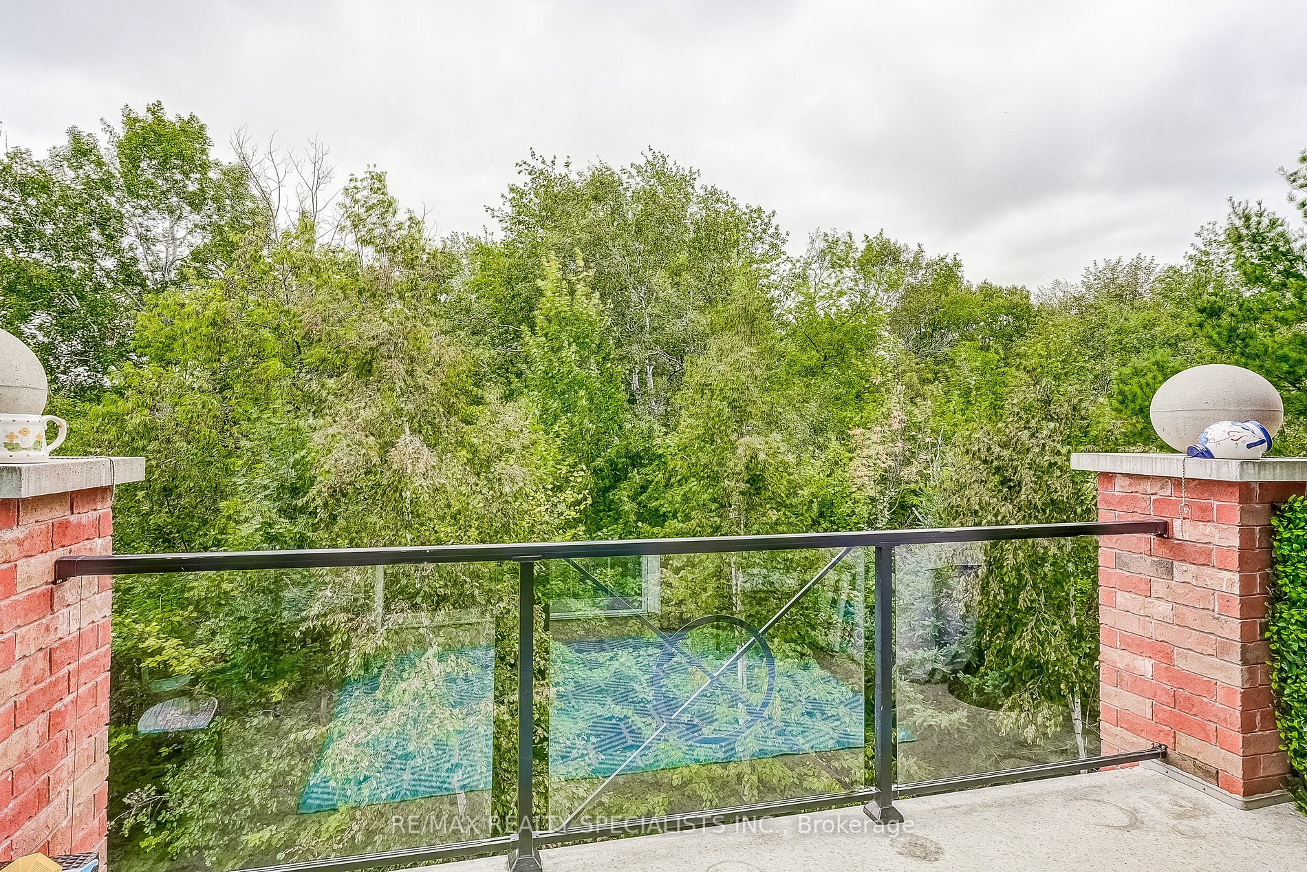 43 Ferndale Dr S, #406