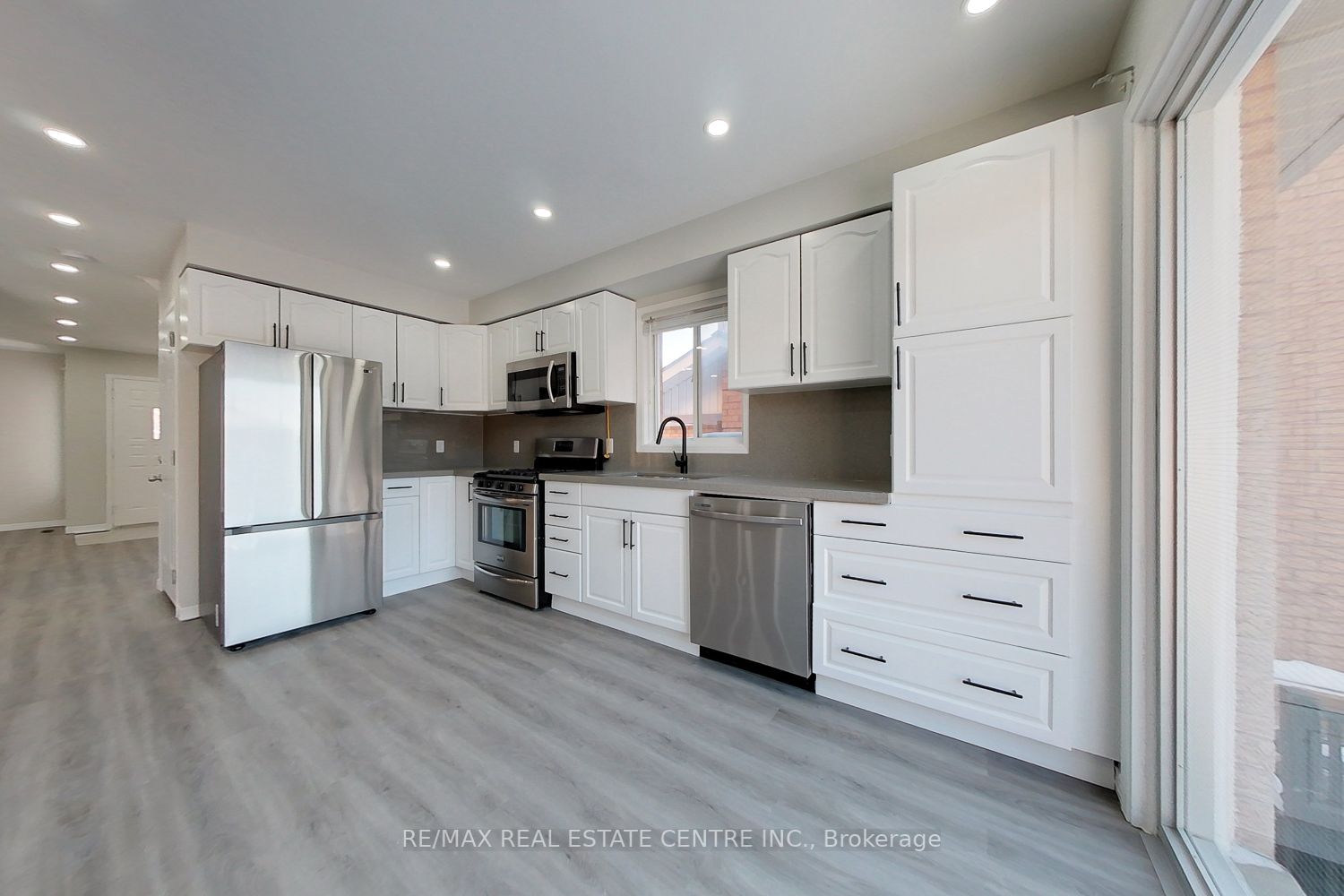 124 Laidlaw Dr