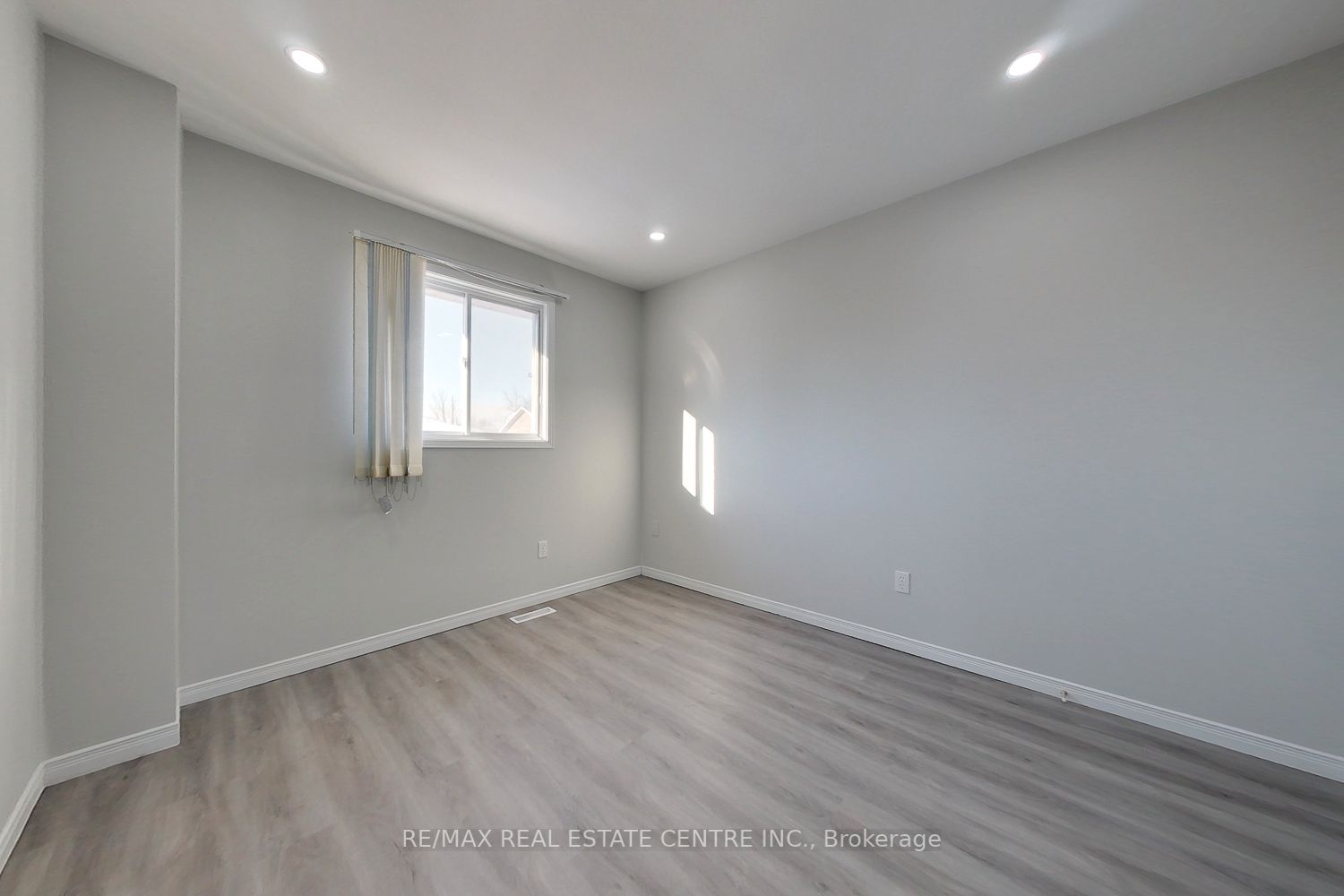 124 Laidlaw Dr