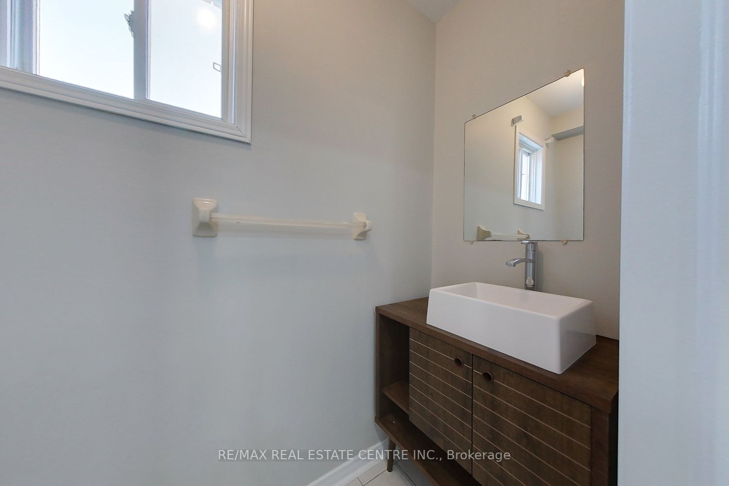 124 Laidlaw Dr