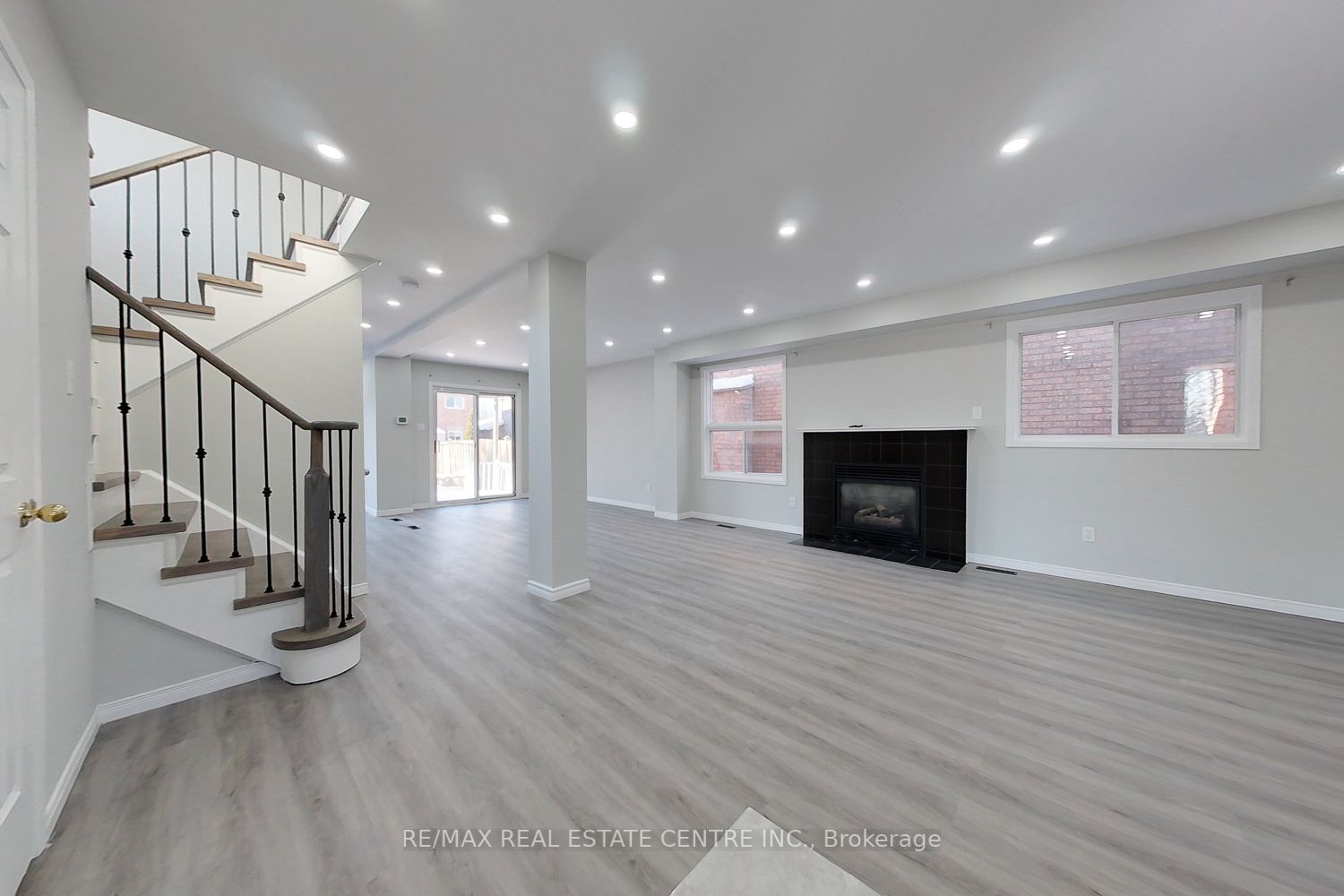 124 Laidlaw Dr