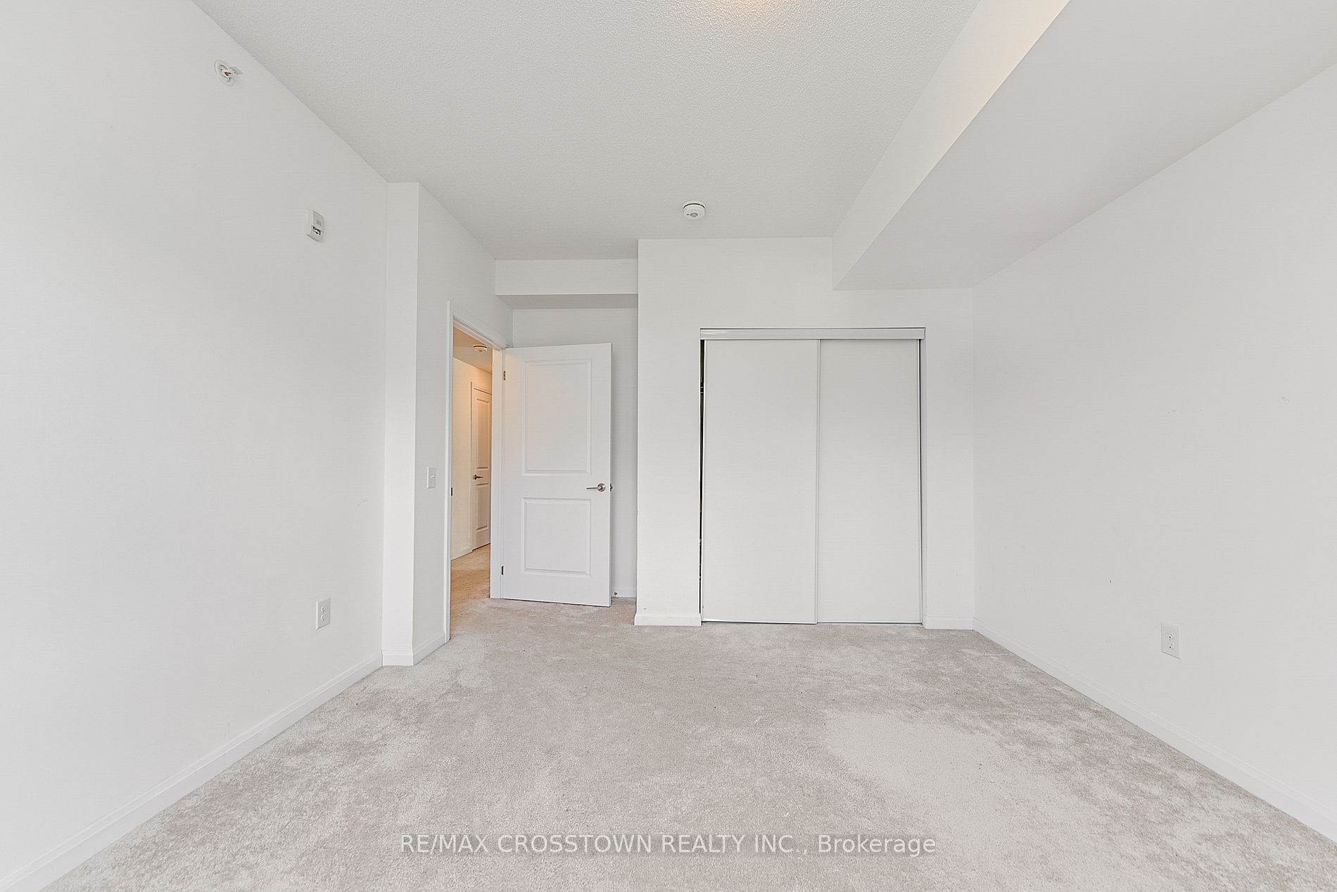 302 Essa Rd, #201