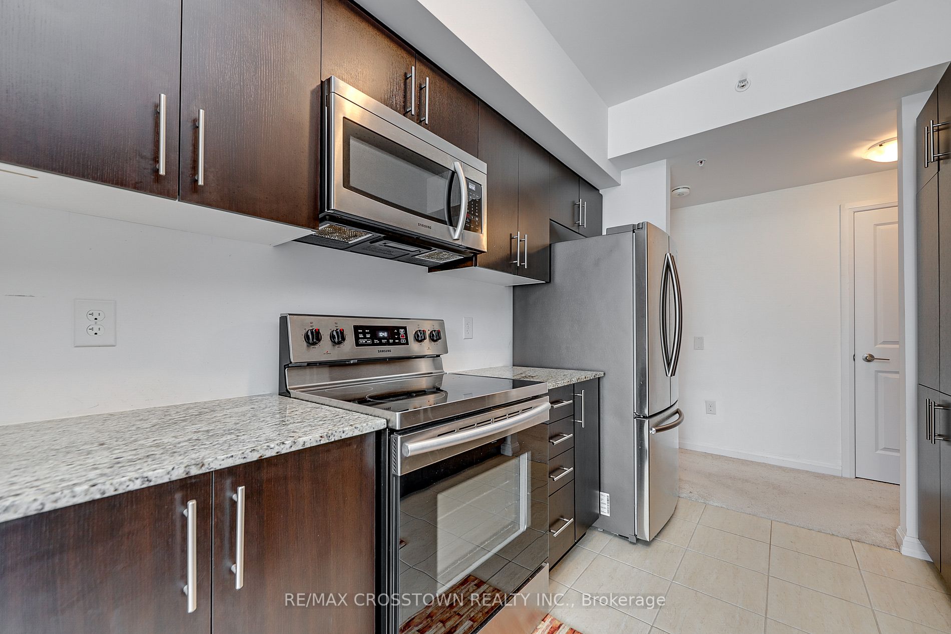 302 Essa Rd, #201