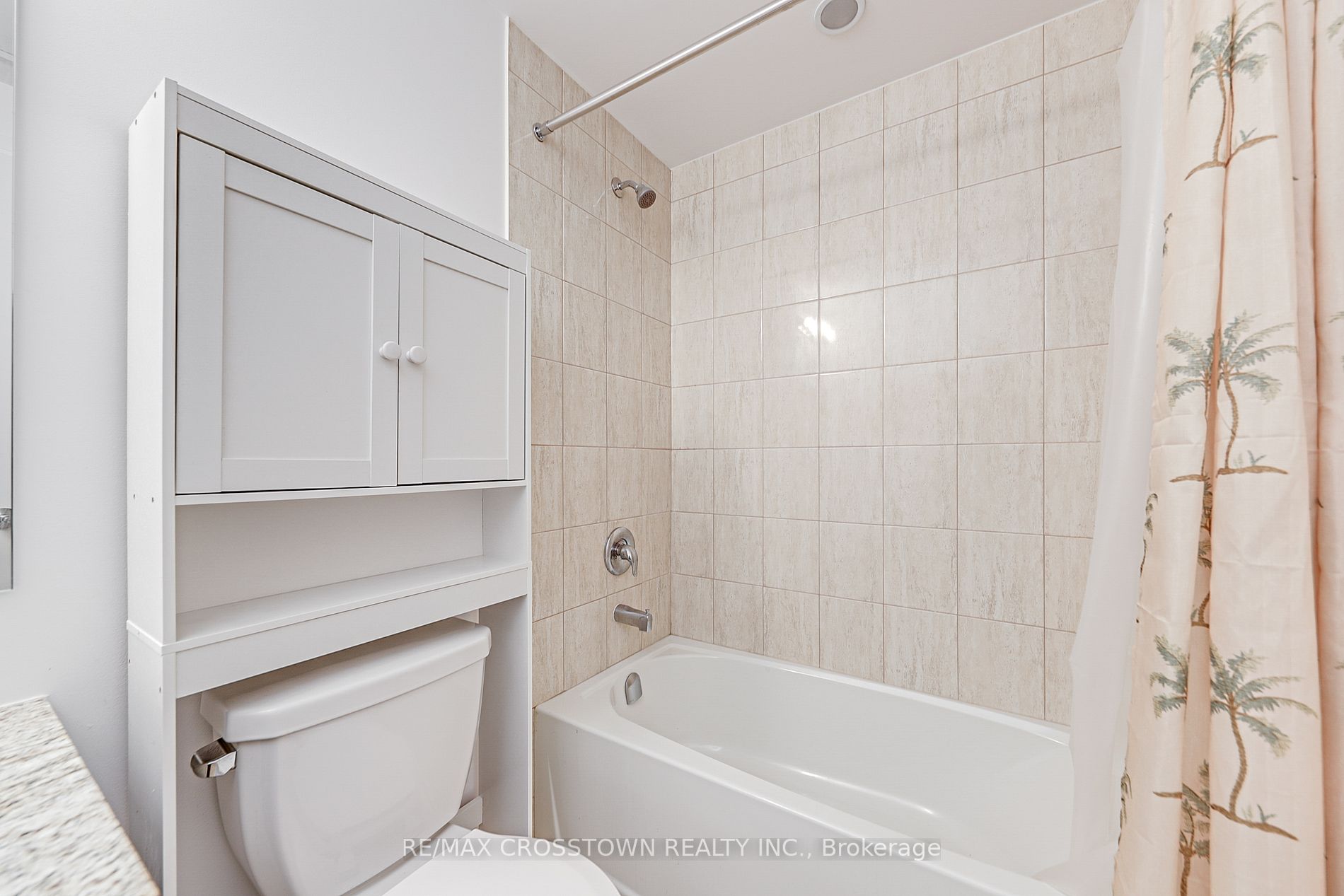 302 Essa Rd, #201