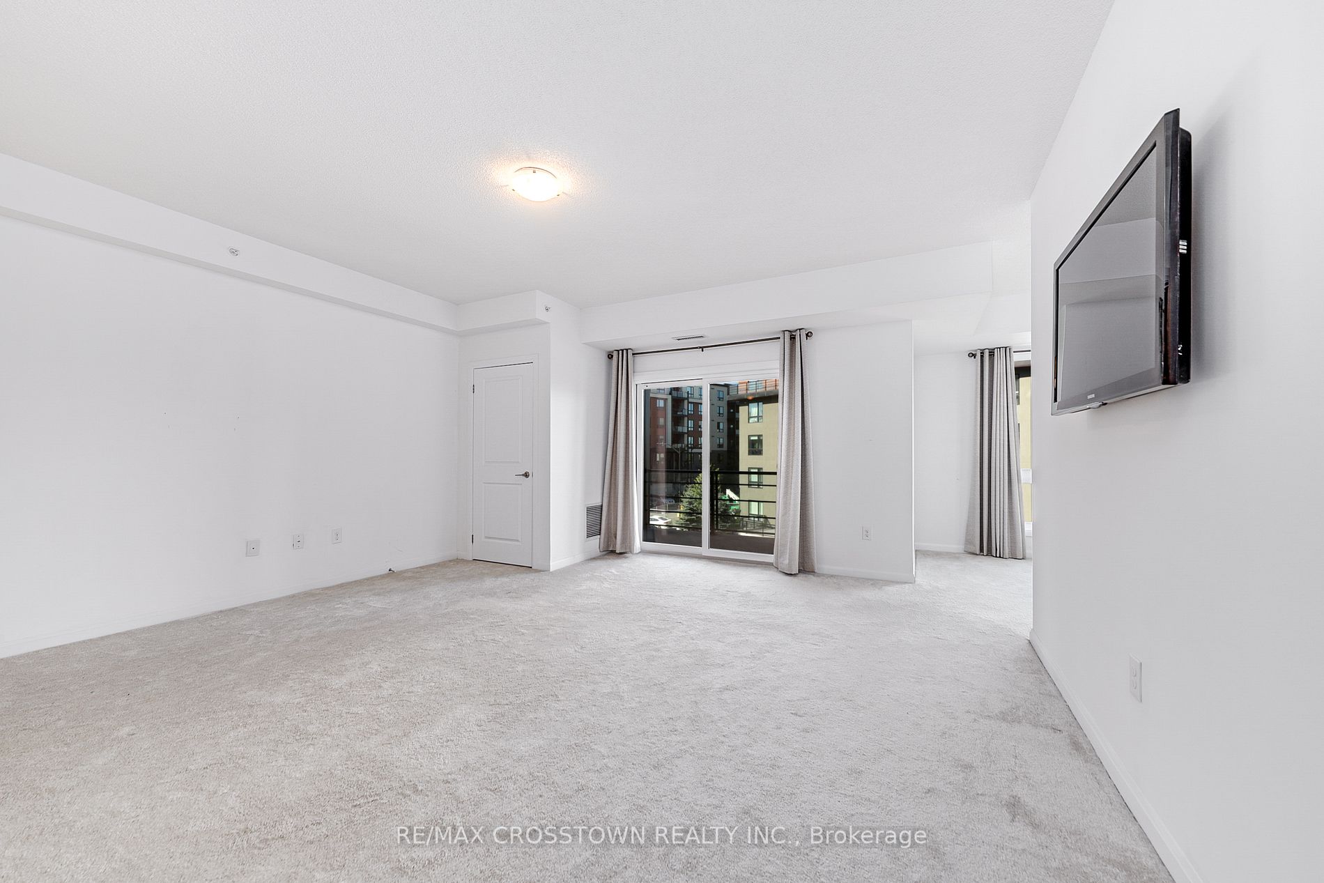 302 Essa Rd, #201