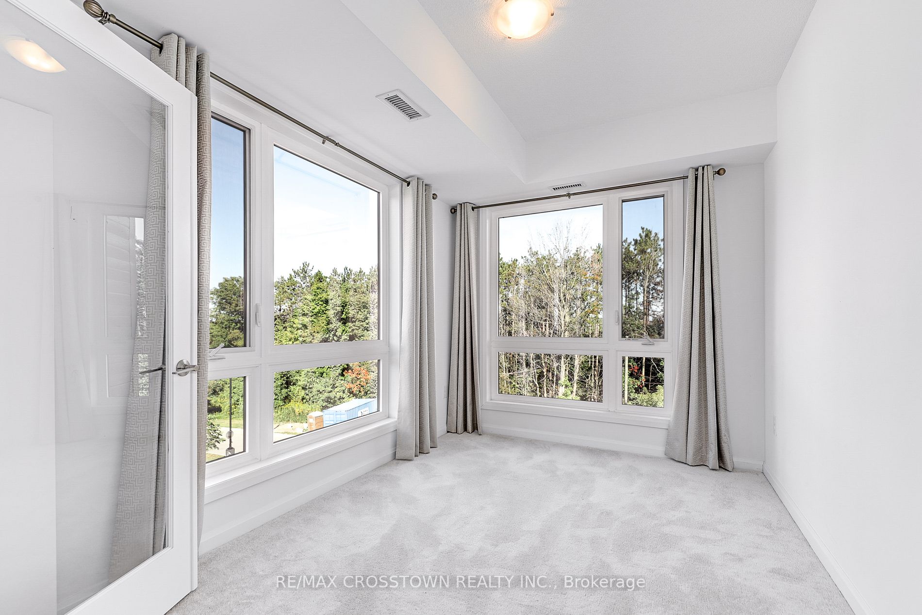 302 Essa Rd, #201