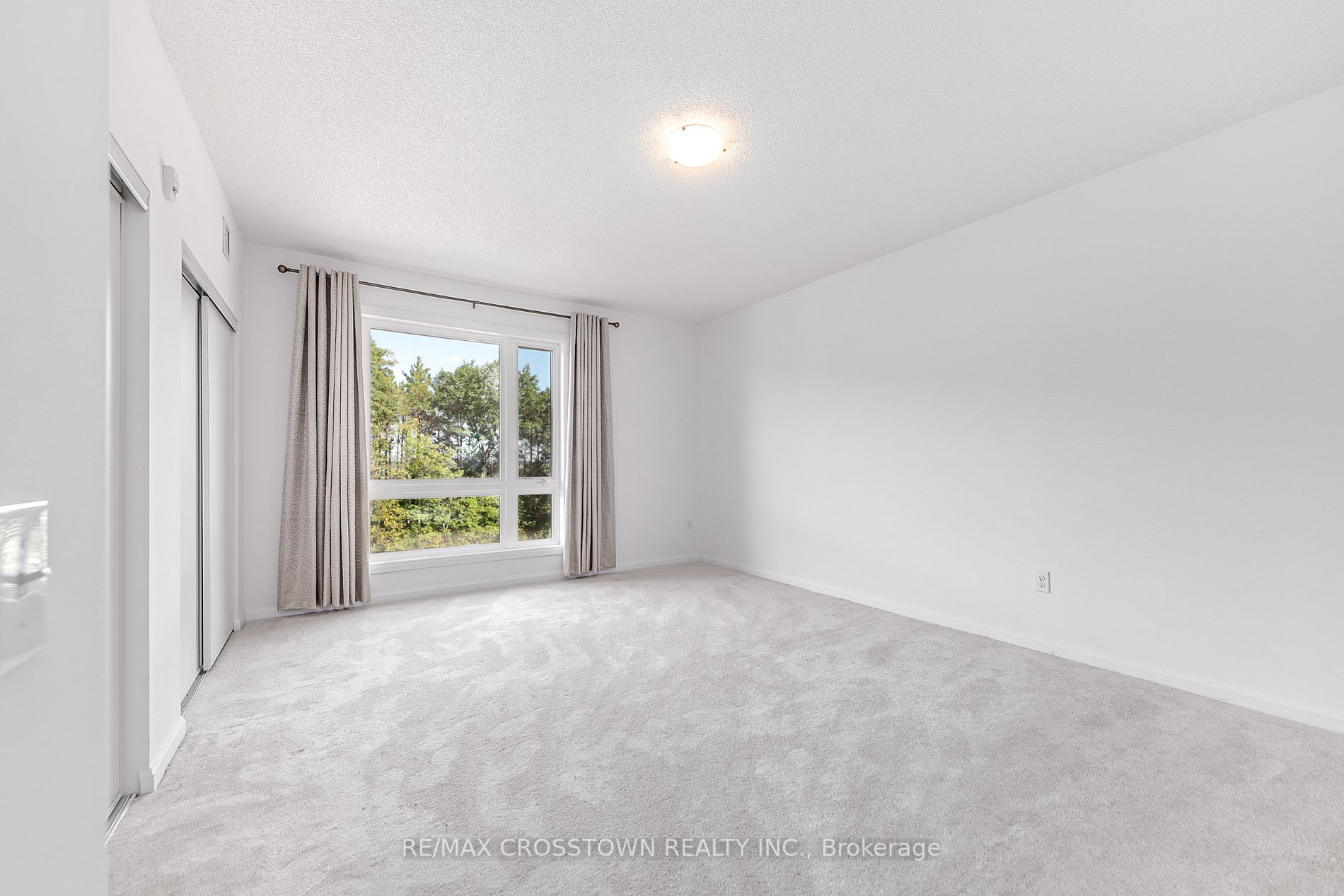 302 Essa Rd, #201