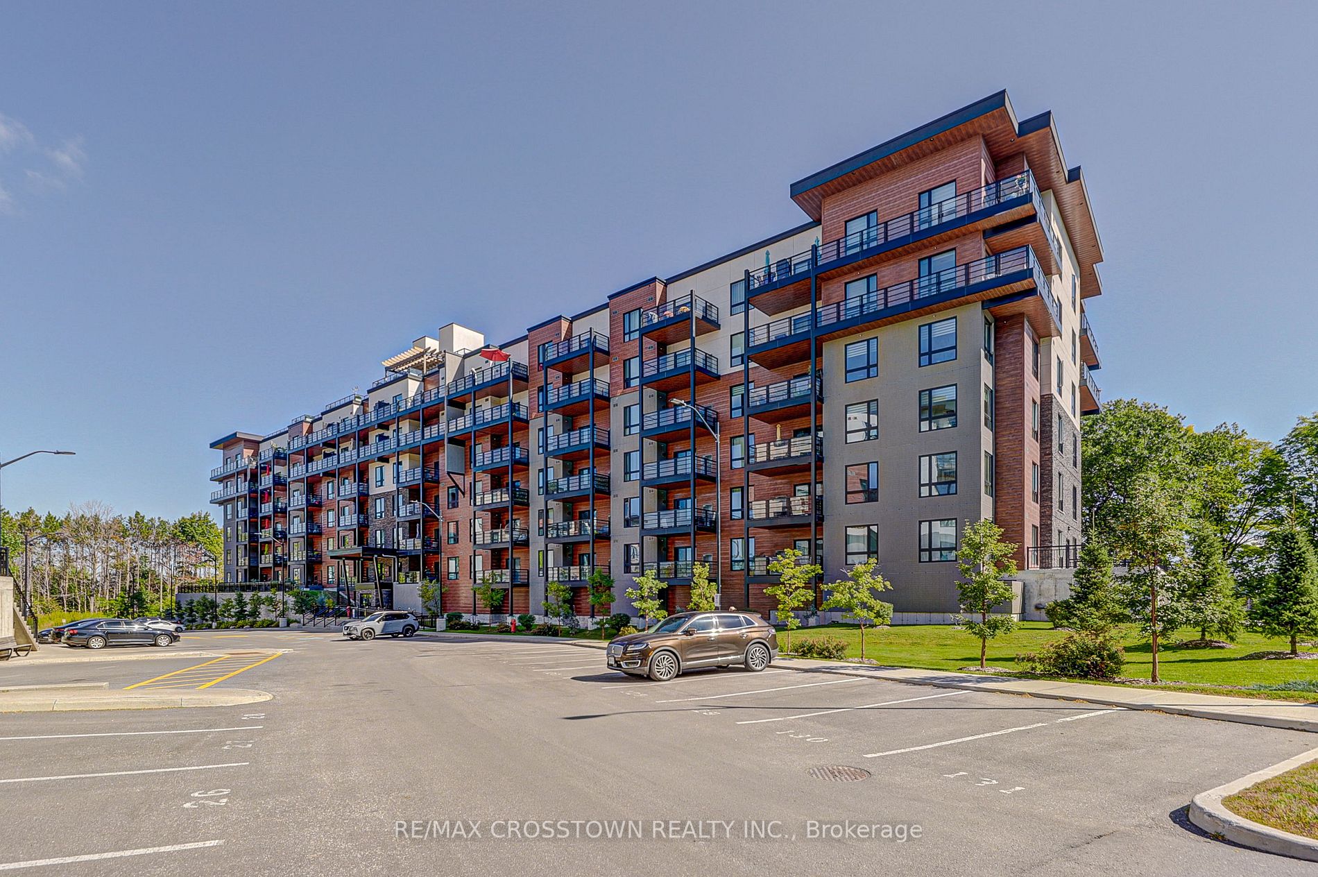 302 Essa Rd, #201