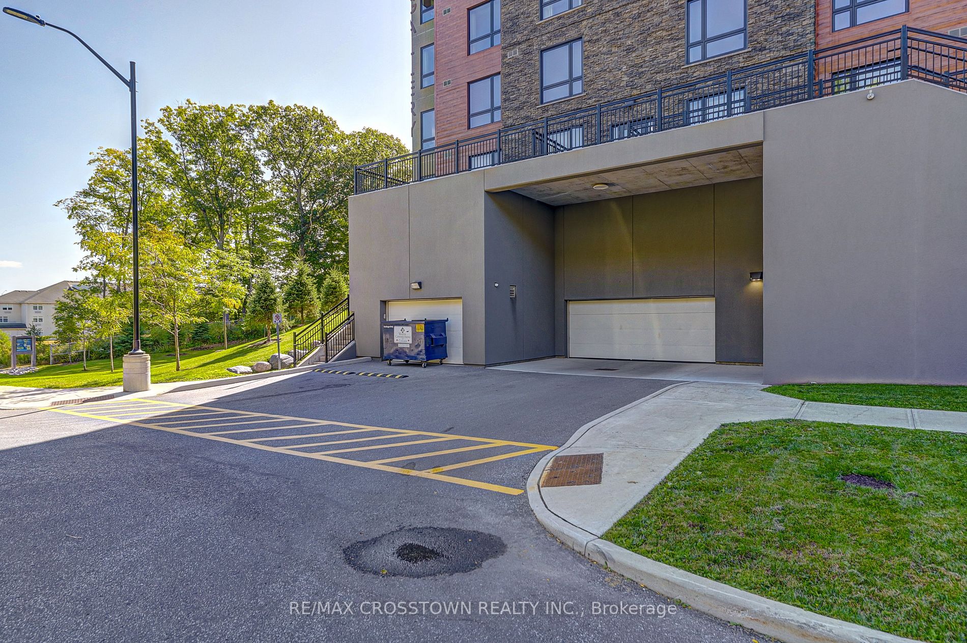 302 Essa Rd, #201