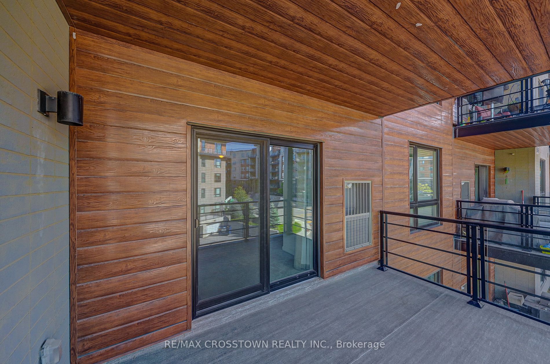 302 Essa Rd, #201