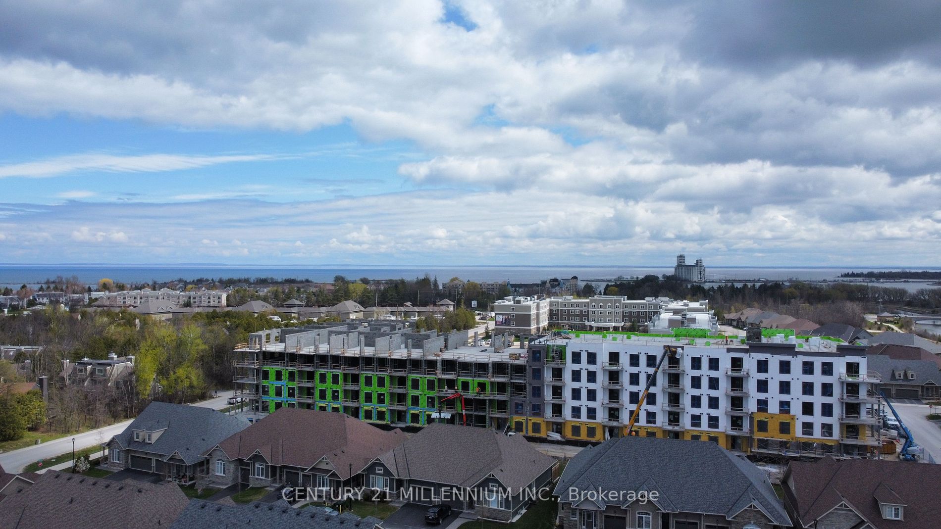 8-10 Harbour St W, #225
