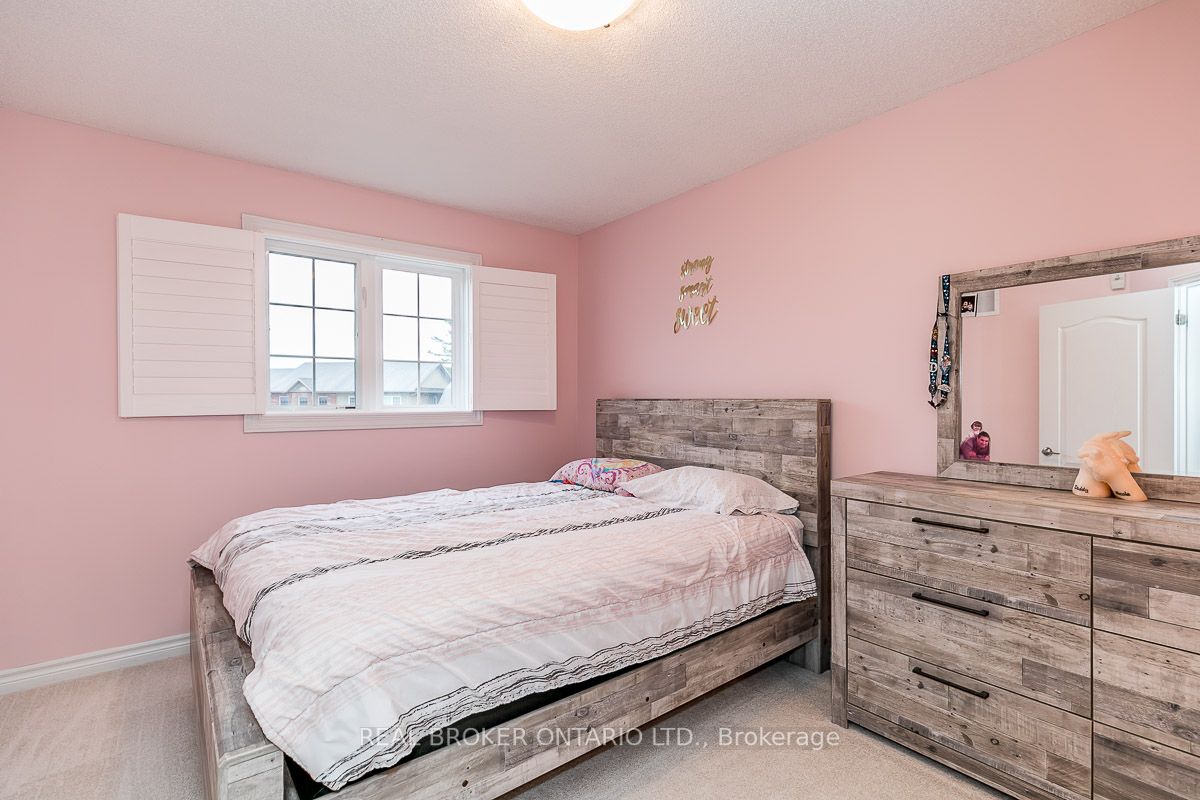 Listing S7005430 - Large Photo # 21