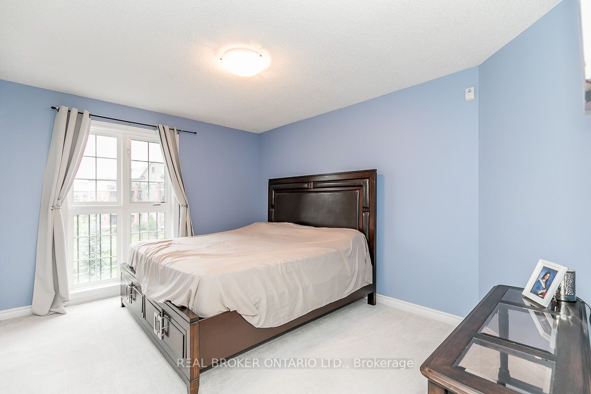 Listing S7005430 - Large Photo # 17