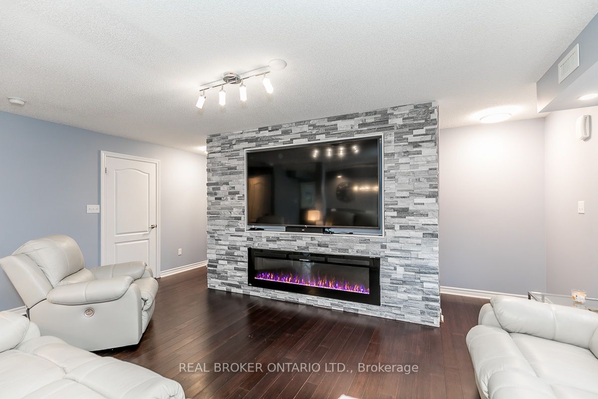 Listing S7005430 - Large Photo # 5