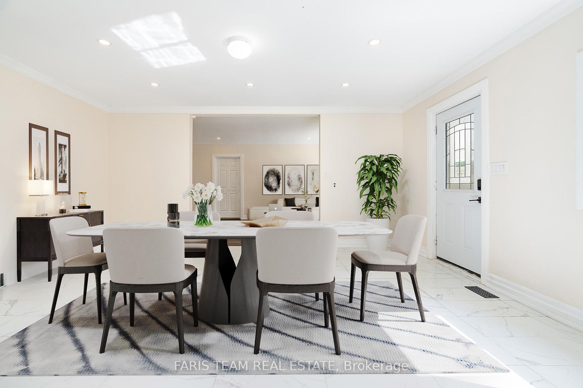 237 Simcoe St
