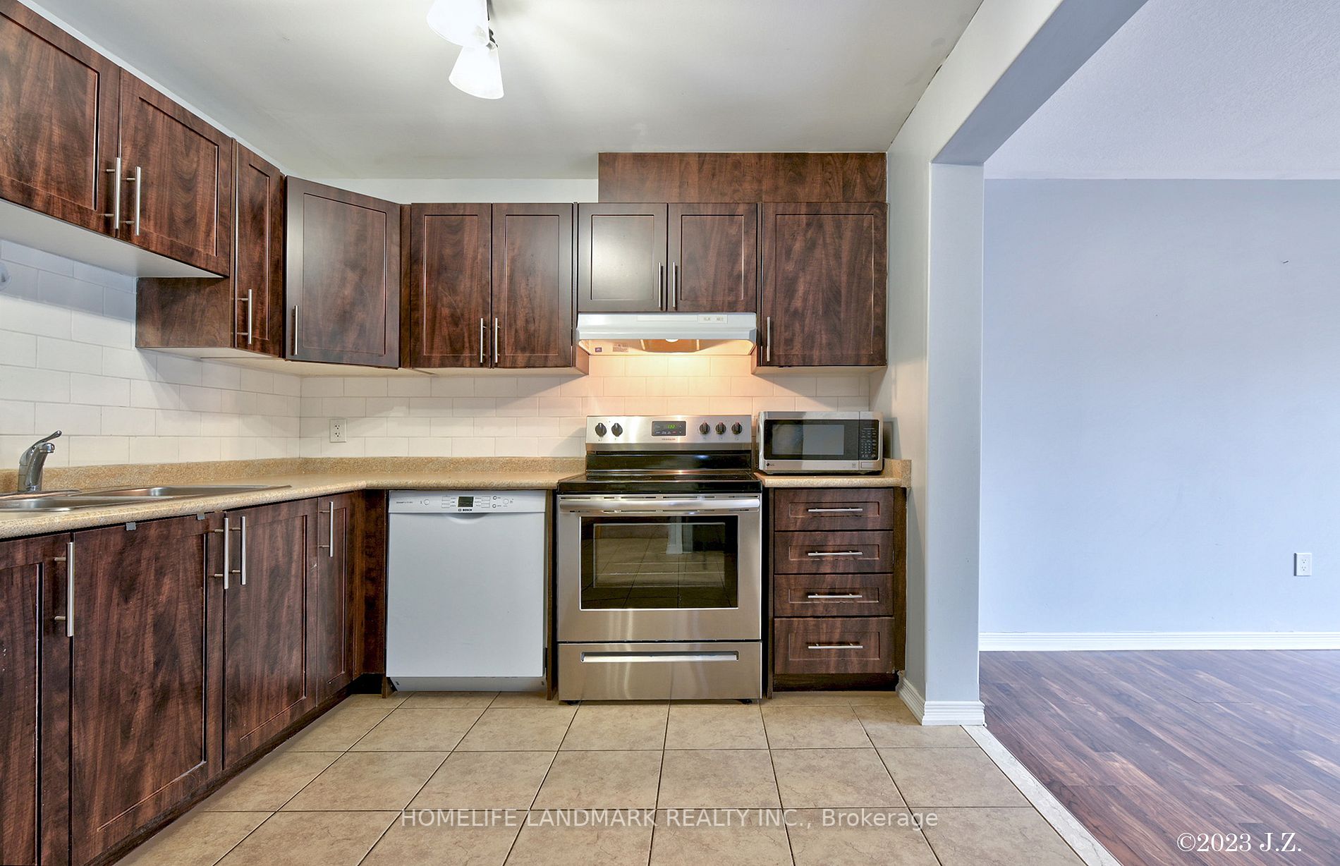 75 Prince William Way E, #34