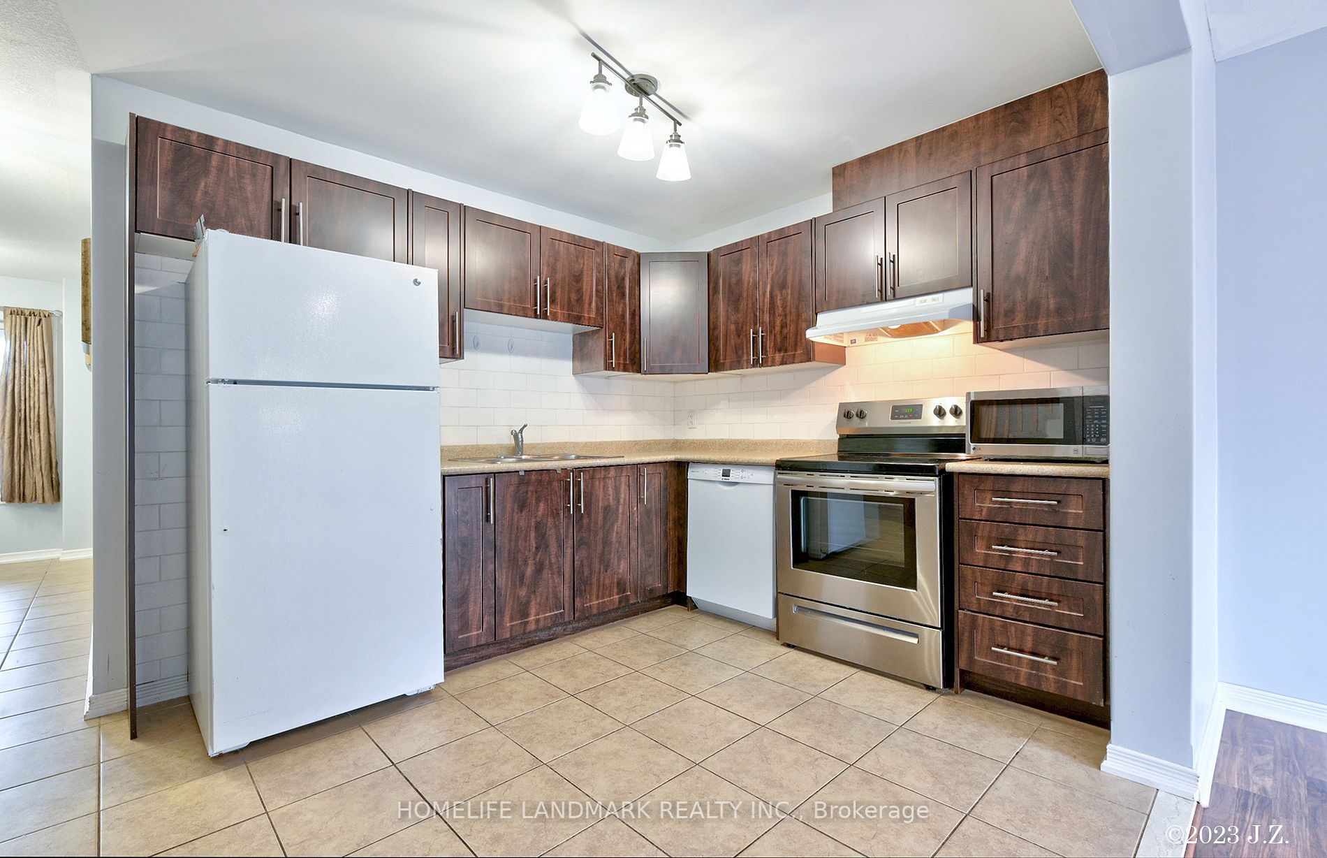 75 Prince William Way E, #34
