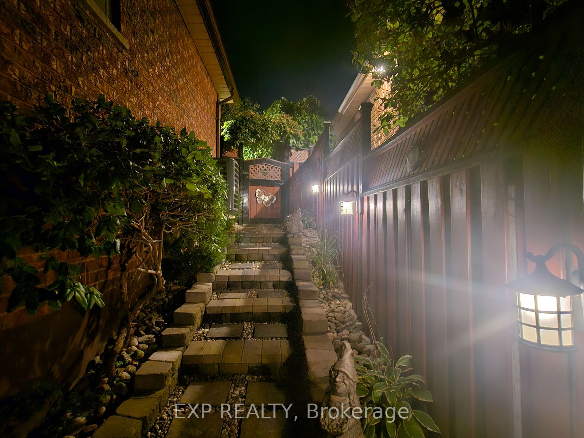84 Kingsridge Rd