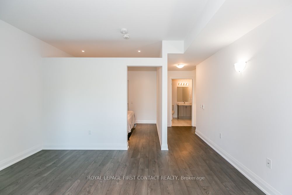 5 Greenwich St, #210