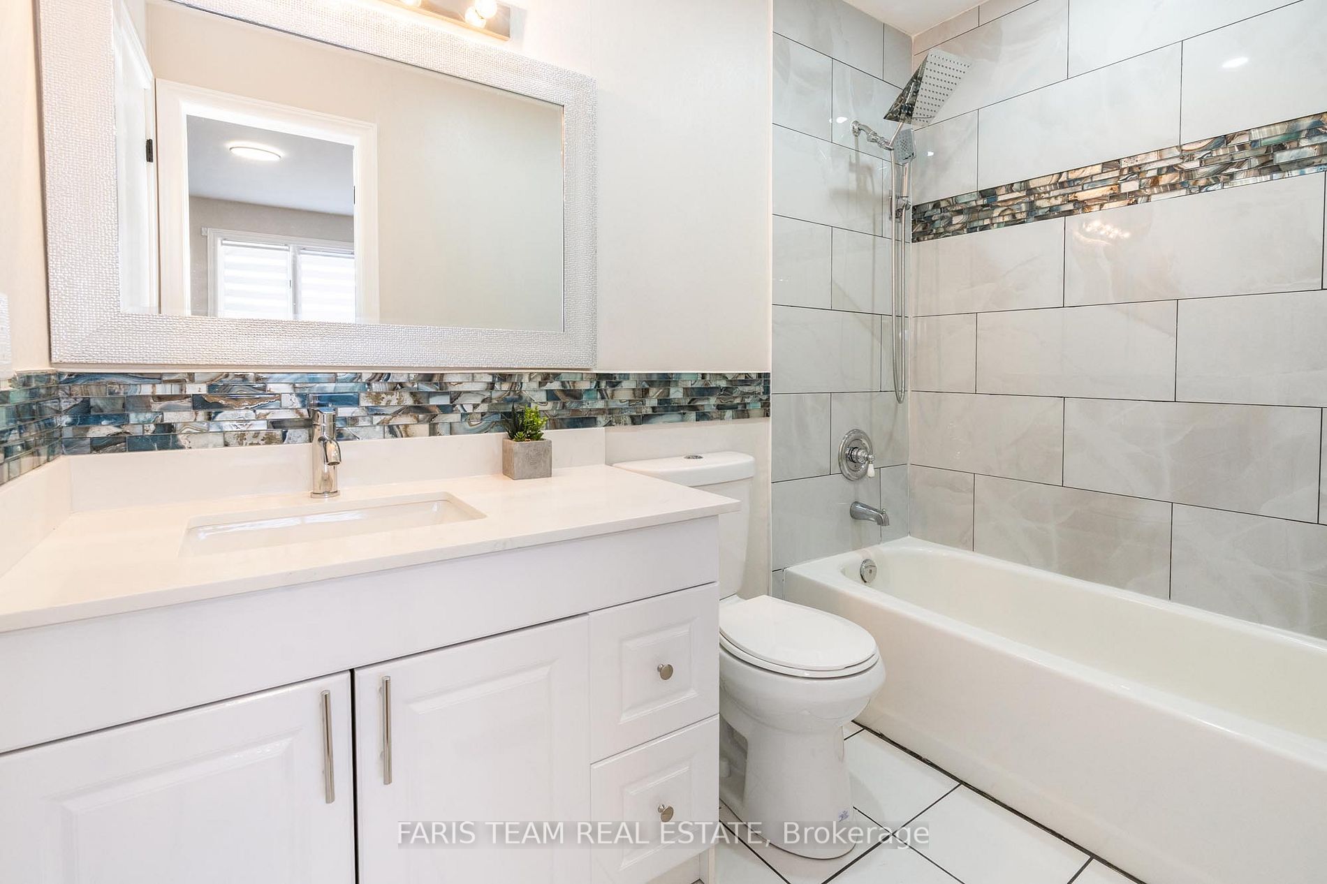 15 Meadowlark Rd