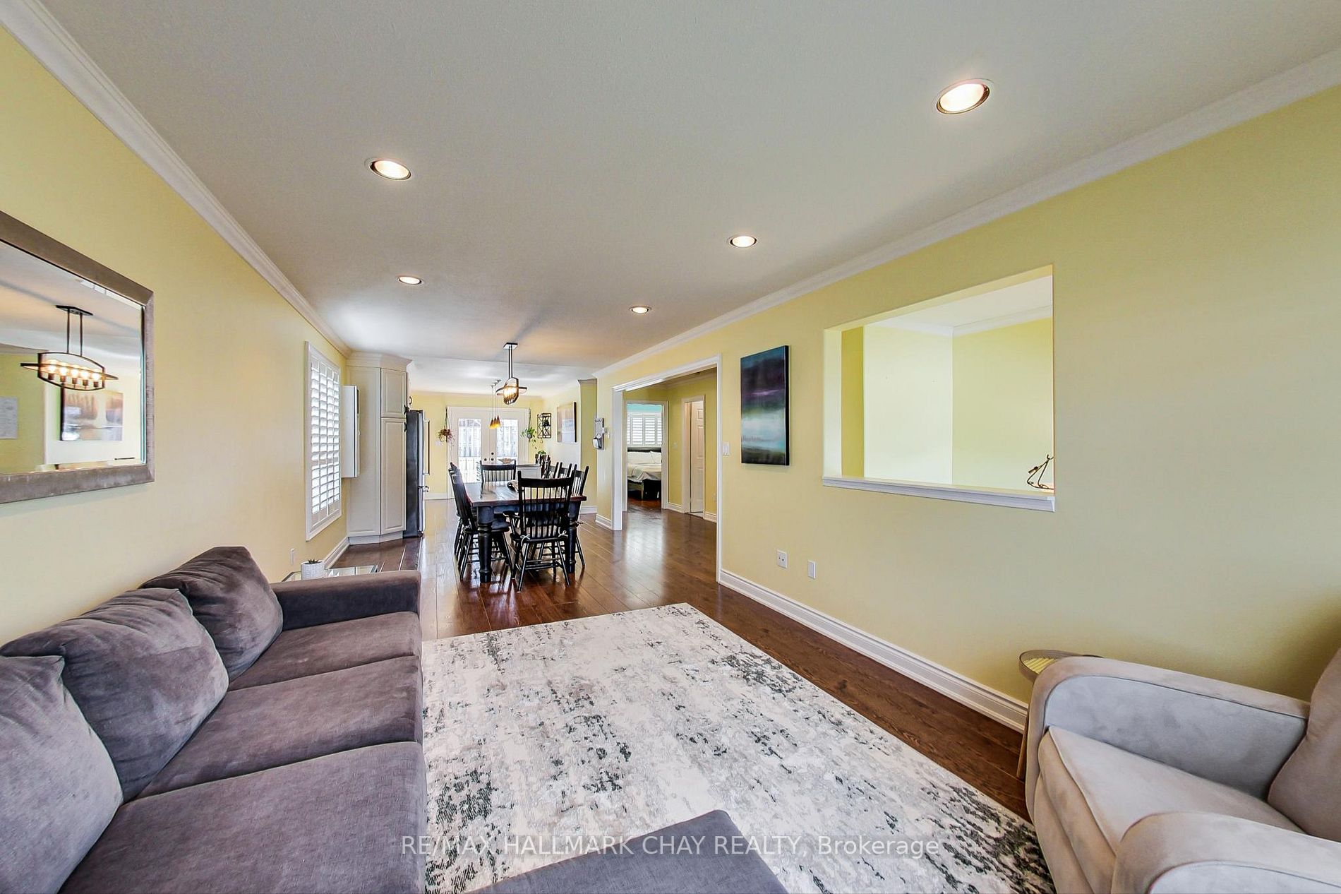 25 Forest Dale Dr