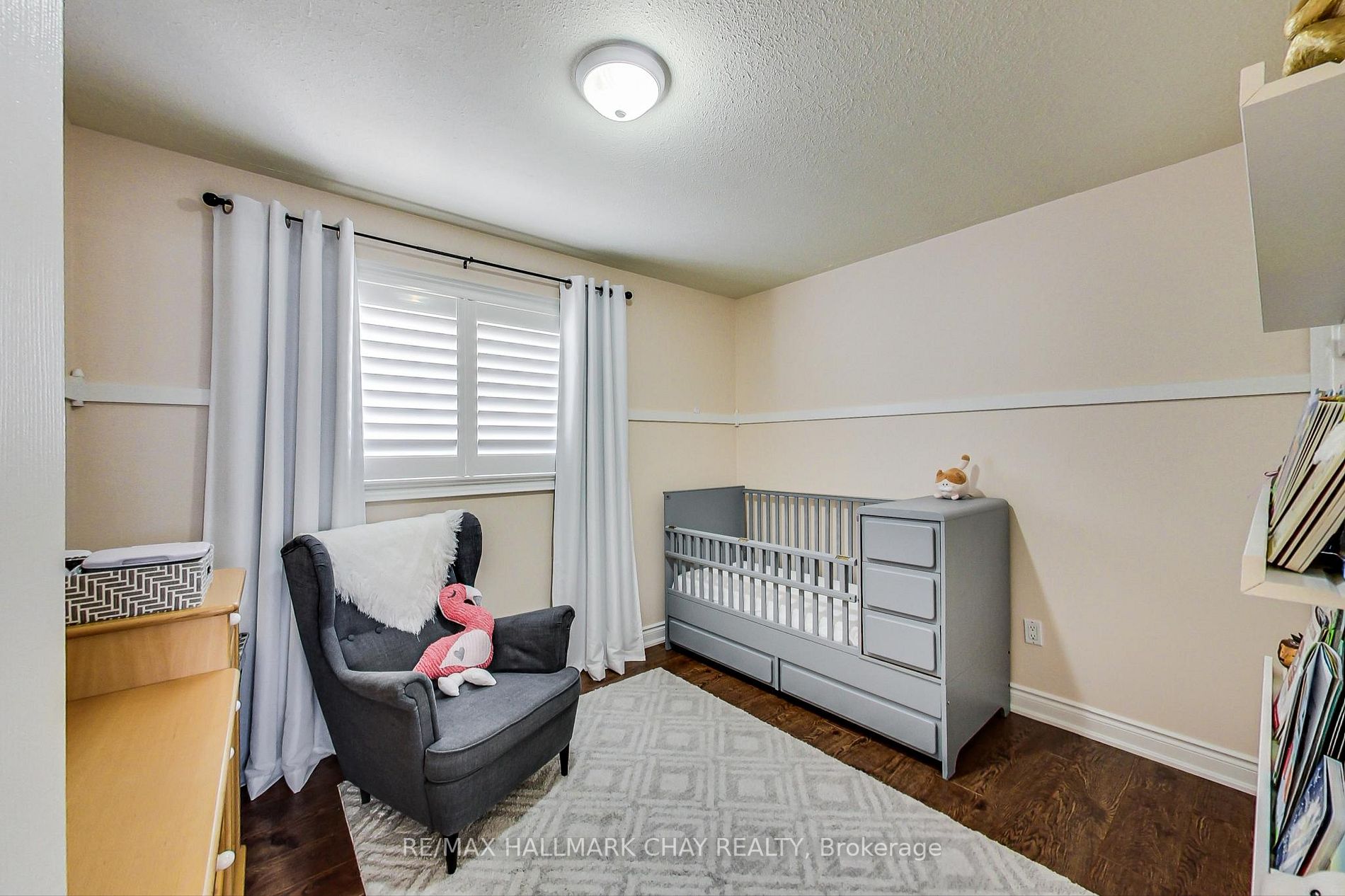 25 Forest Dale Dr