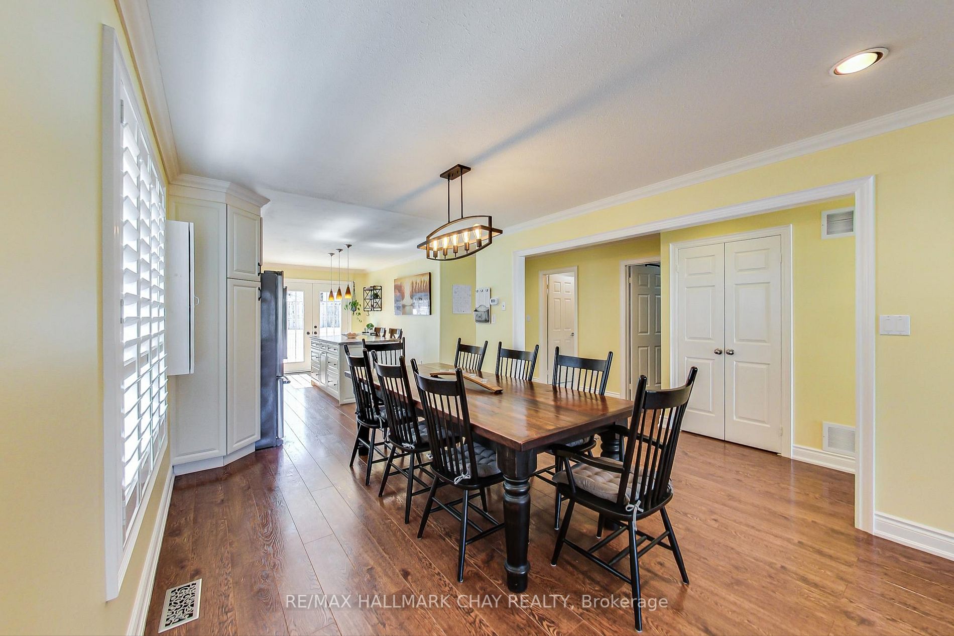 25 Forest Dale Dr