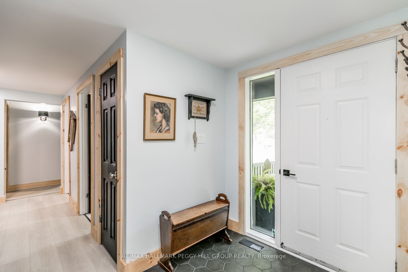 47 Shoreline Dr