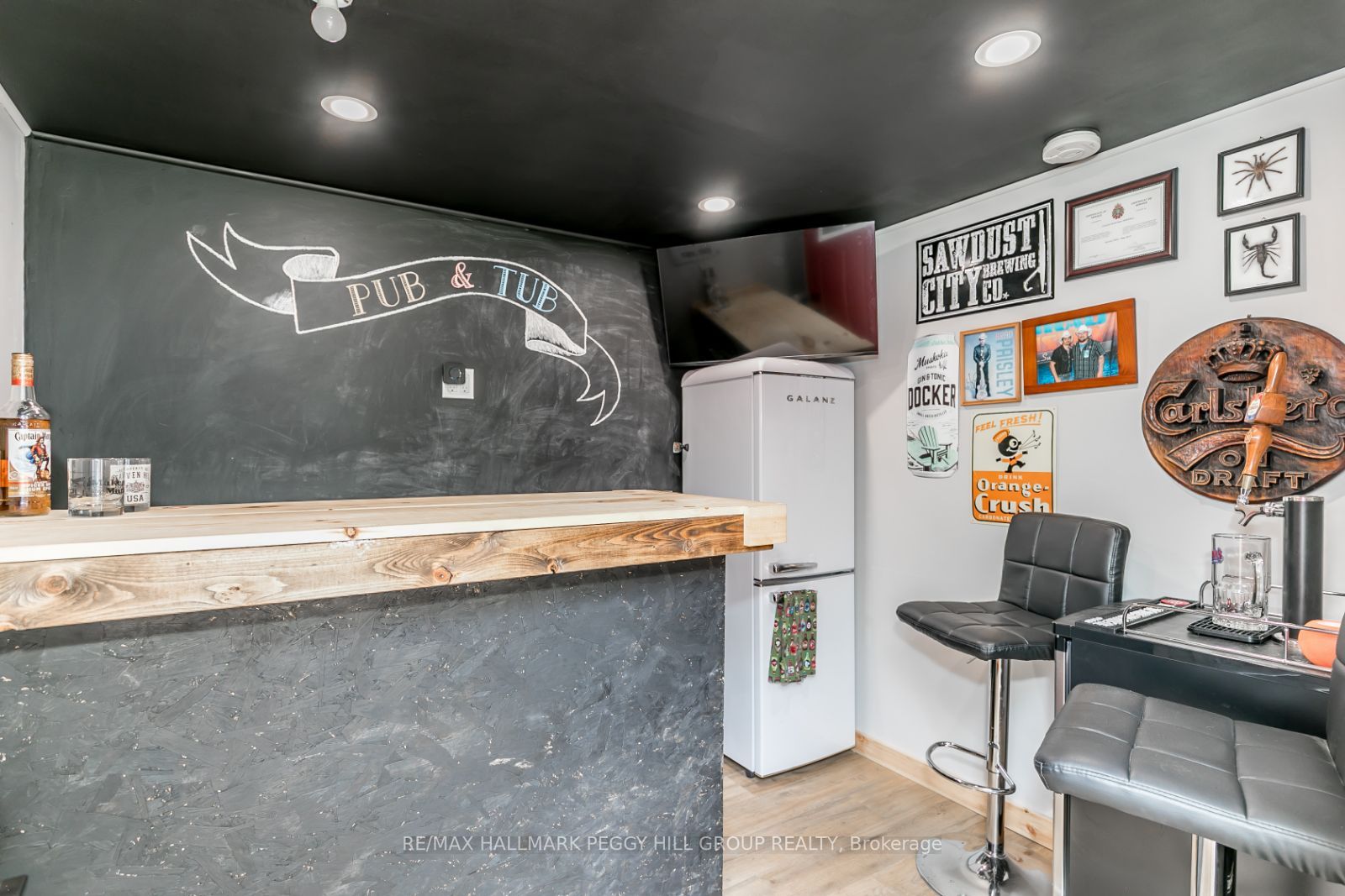 47 Shoreline Dr